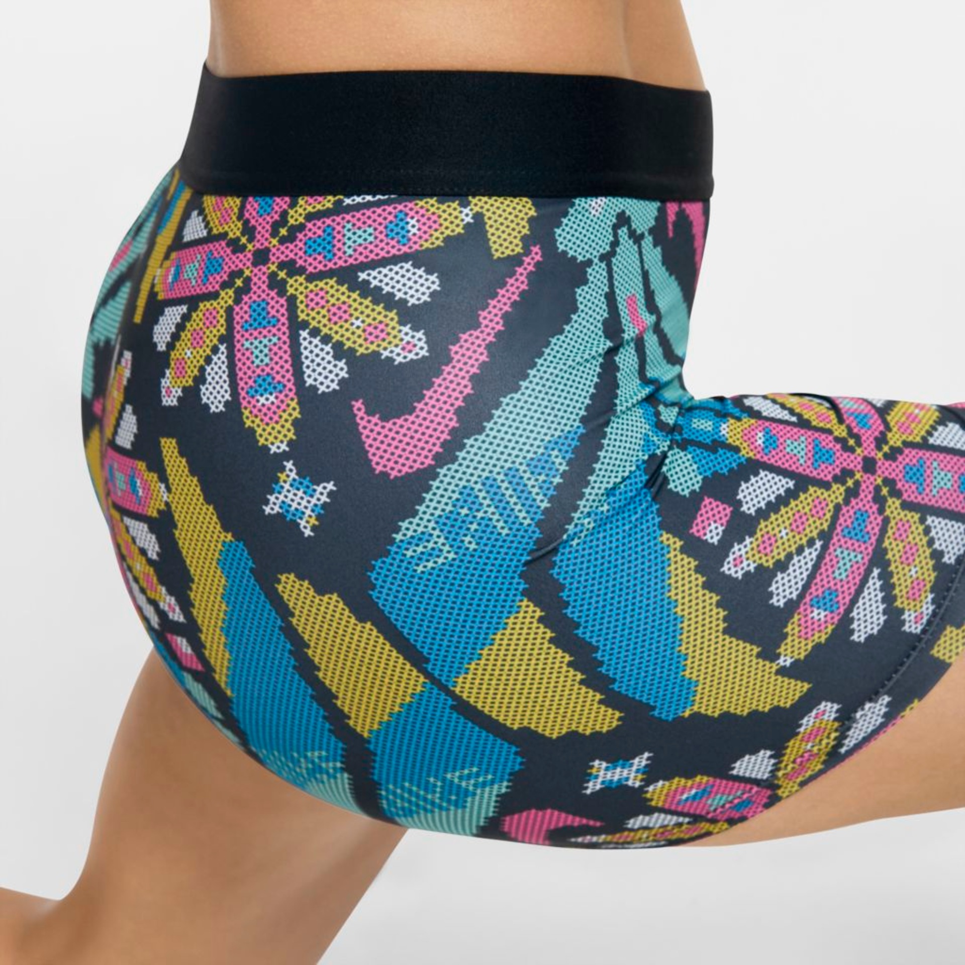 Shorts Nike Pro Feminino - Foto 5