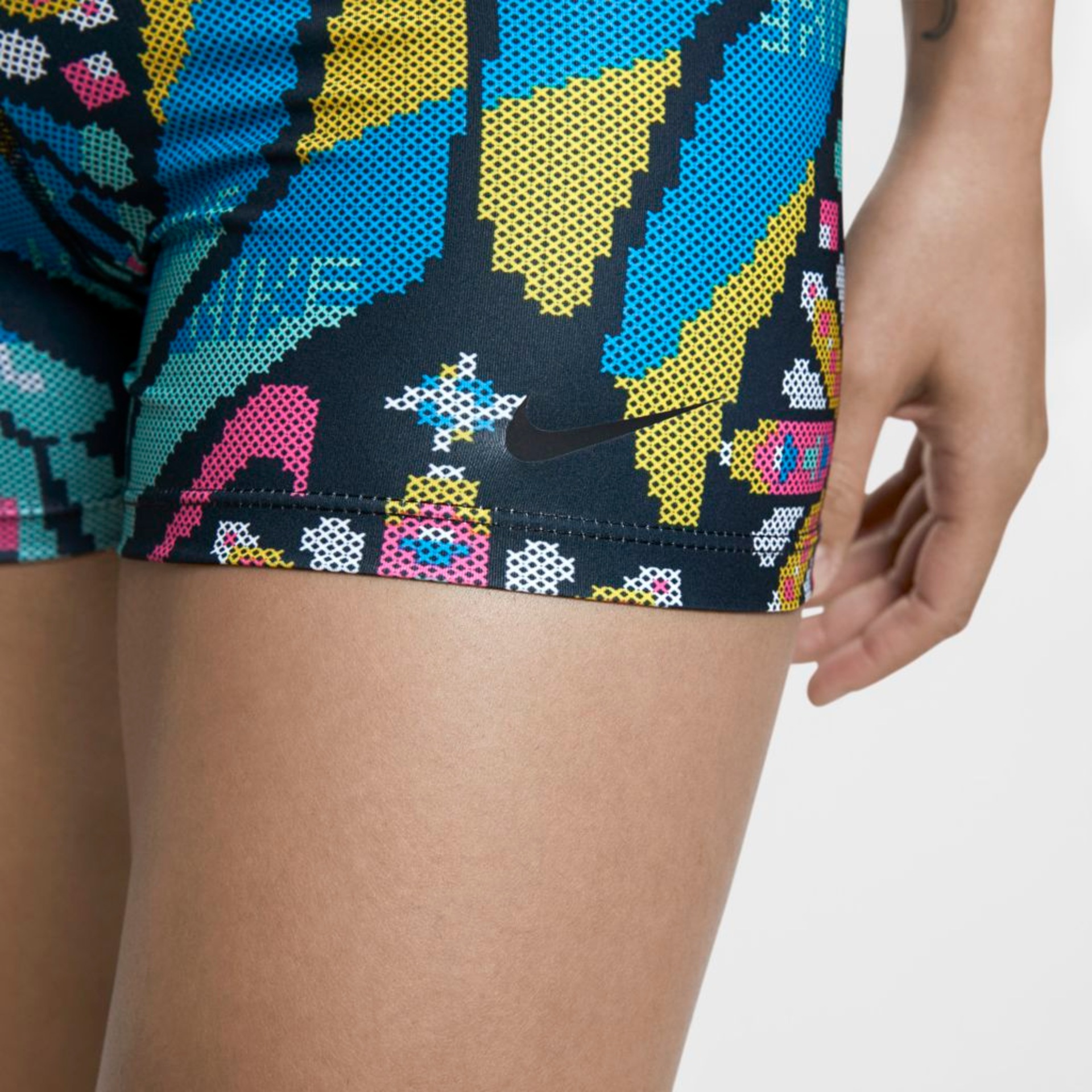 Shorts Nike Pro Feminino - Foto 6