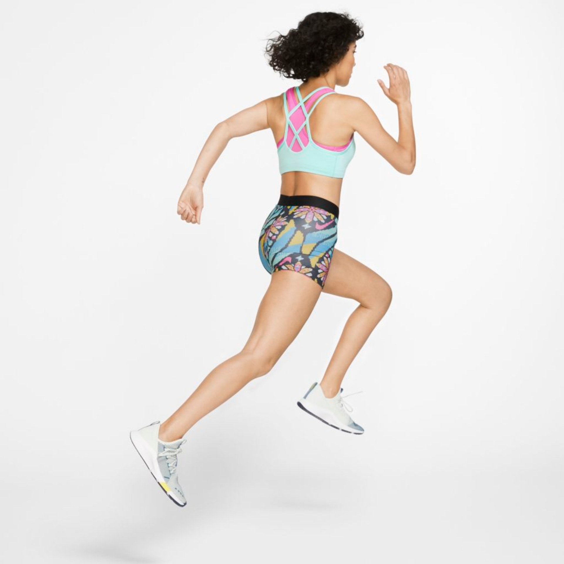 Shorts Nike Pro Feminino - Foto 7