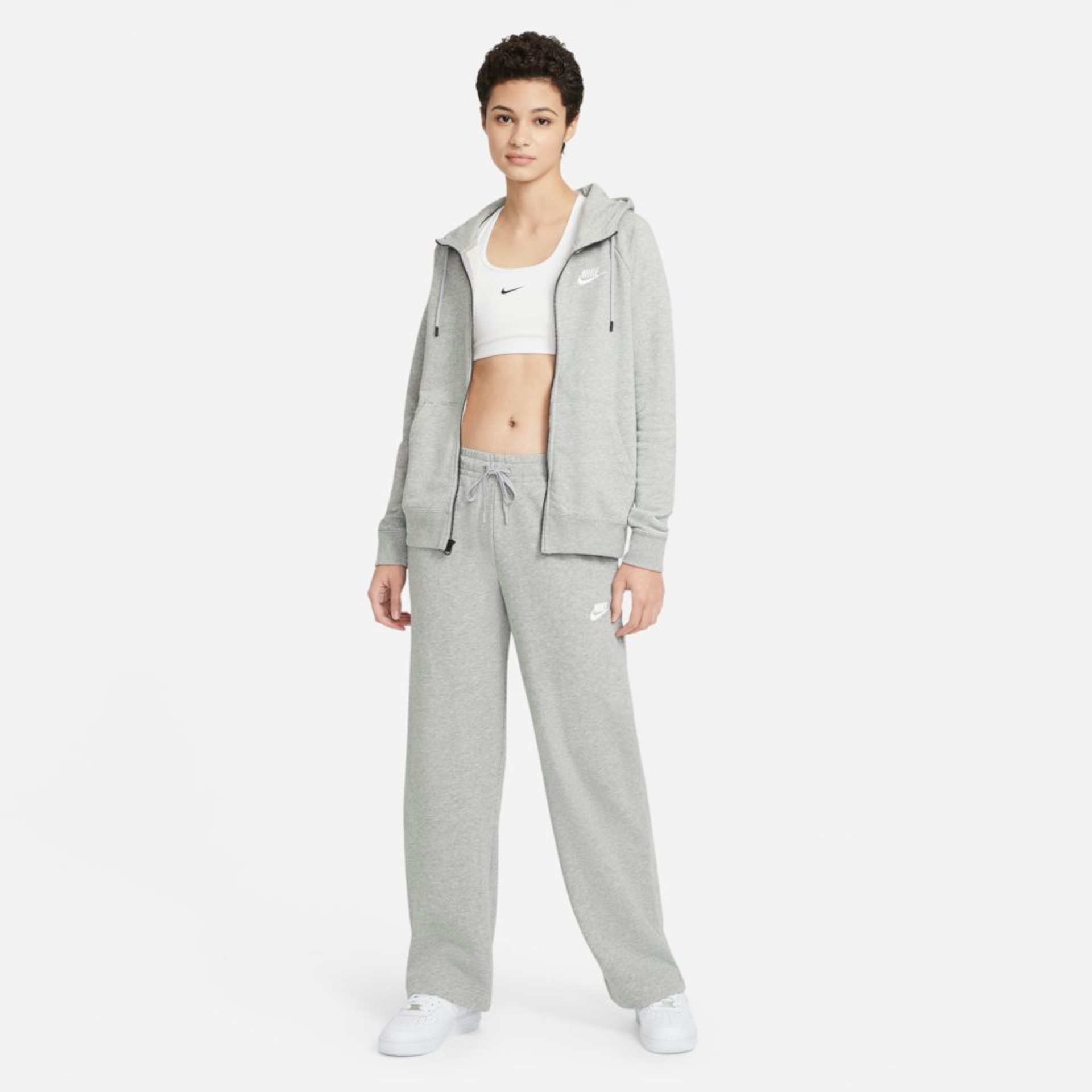 Jaqueta Nike Sportswear Essential Feminina - Foto 6