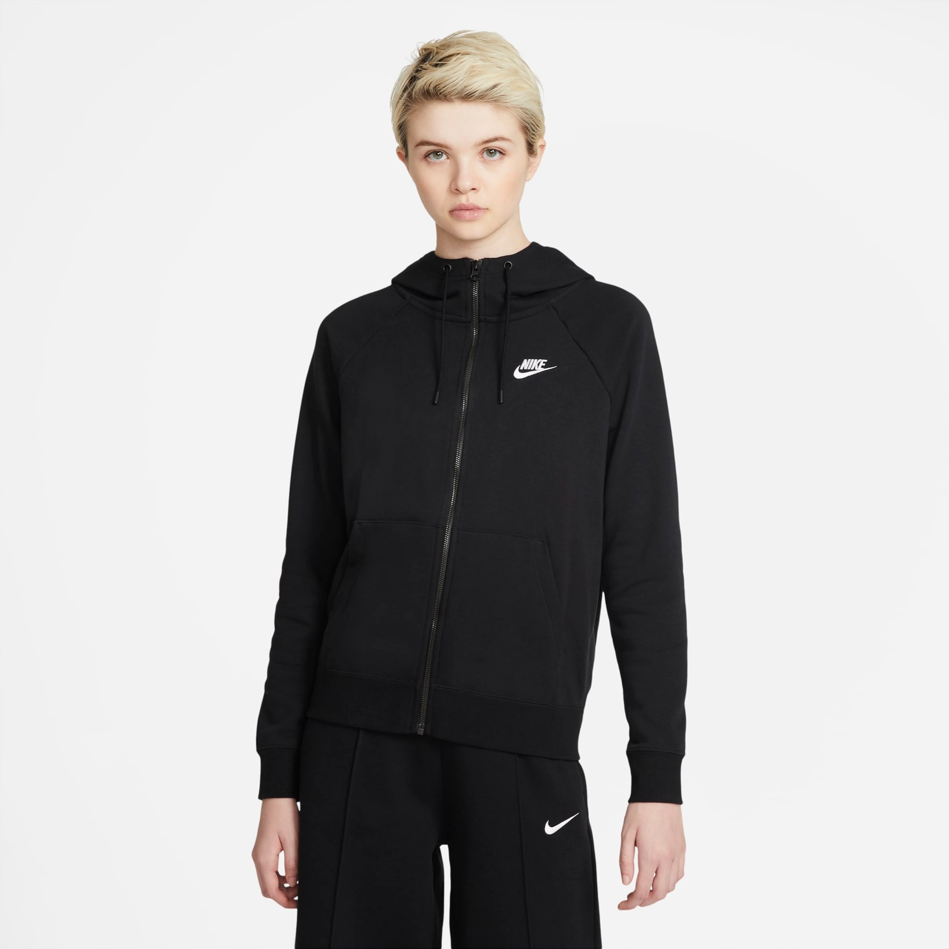 Jaqueta Nike Sportswear Essential Feminina - Foto 1
