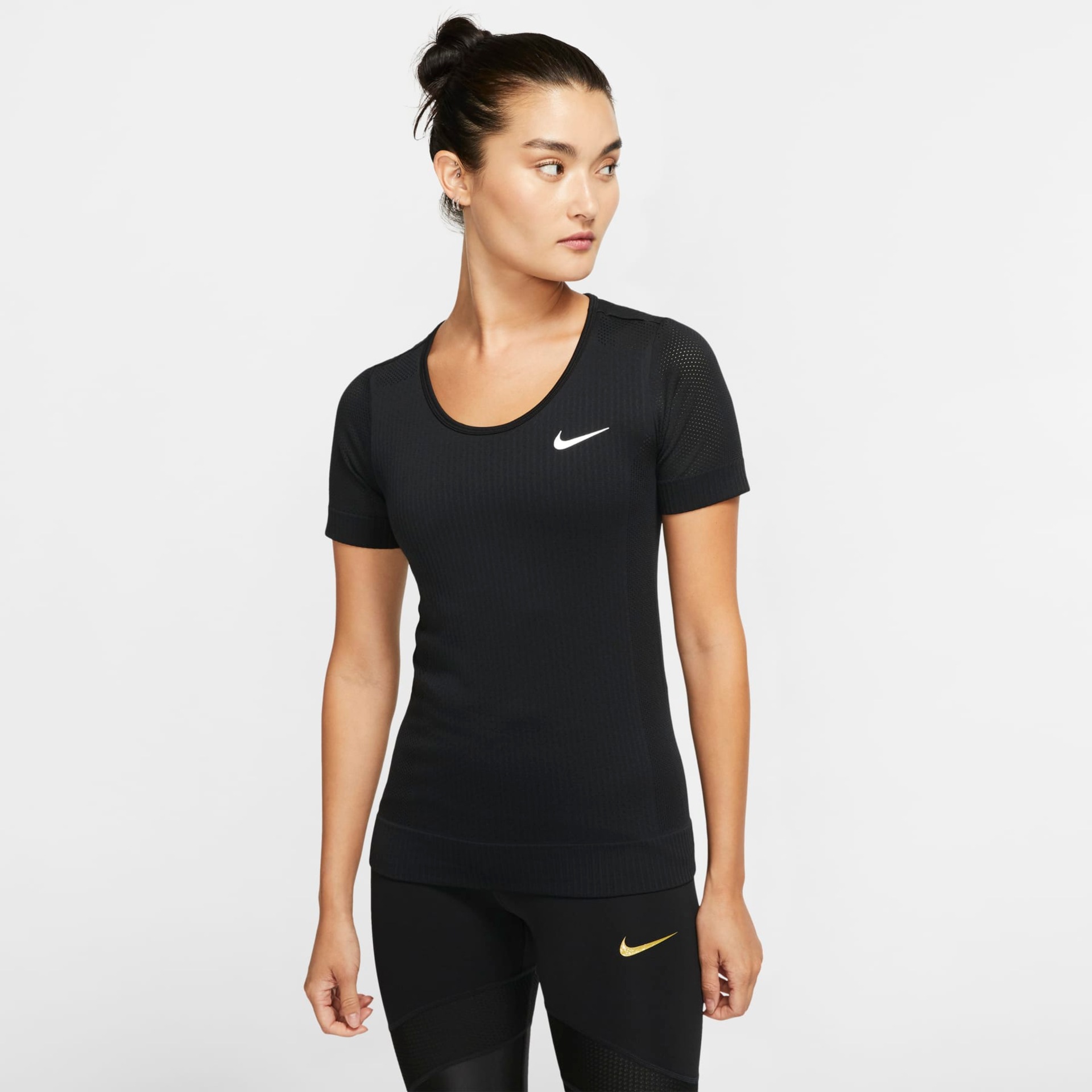 Camiseta Nike Infinite Feminina - Foto 1