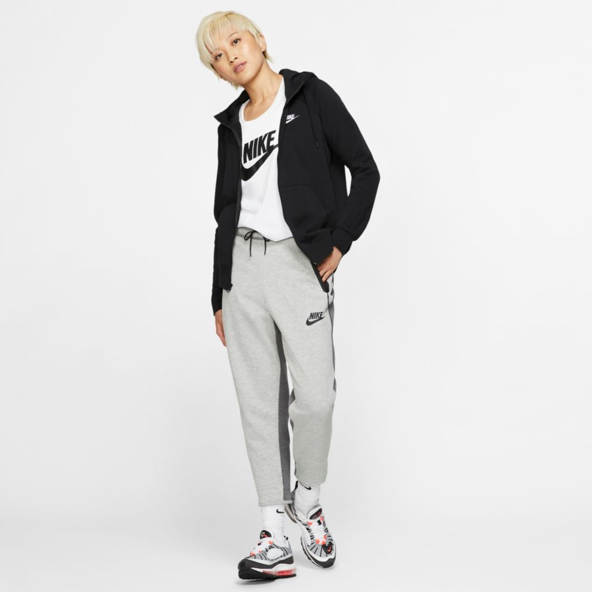 Jaqueta Nike Sportswear Essential Feminina - Foto 5
