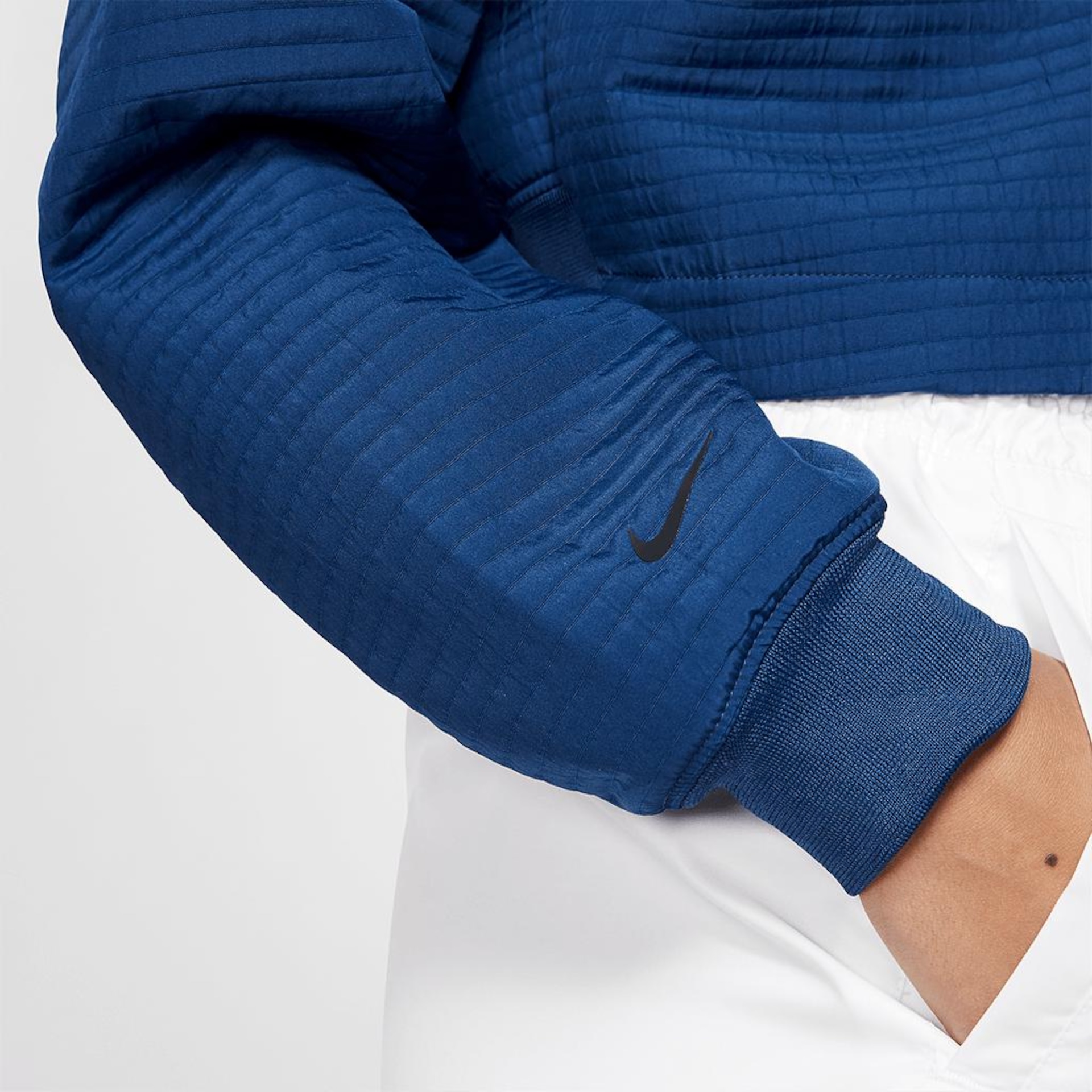 Jaqueta Nike Sportswear Tech Pack Feminina - Foto 4