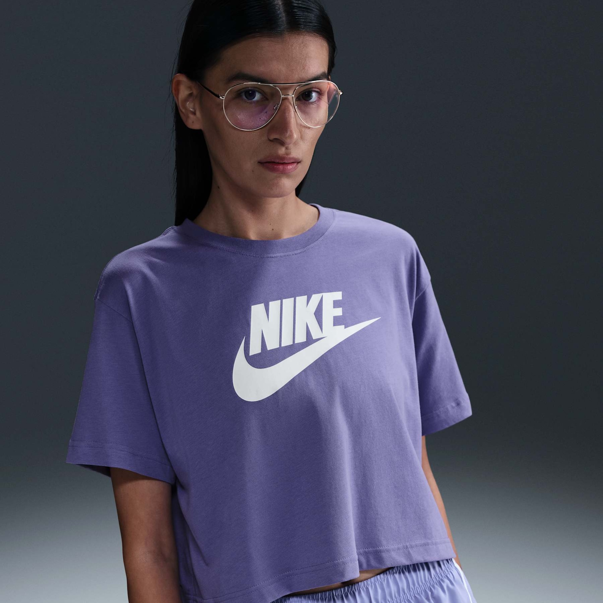 Camiseta Nike Sportswear Essential Feminina - Foto 1