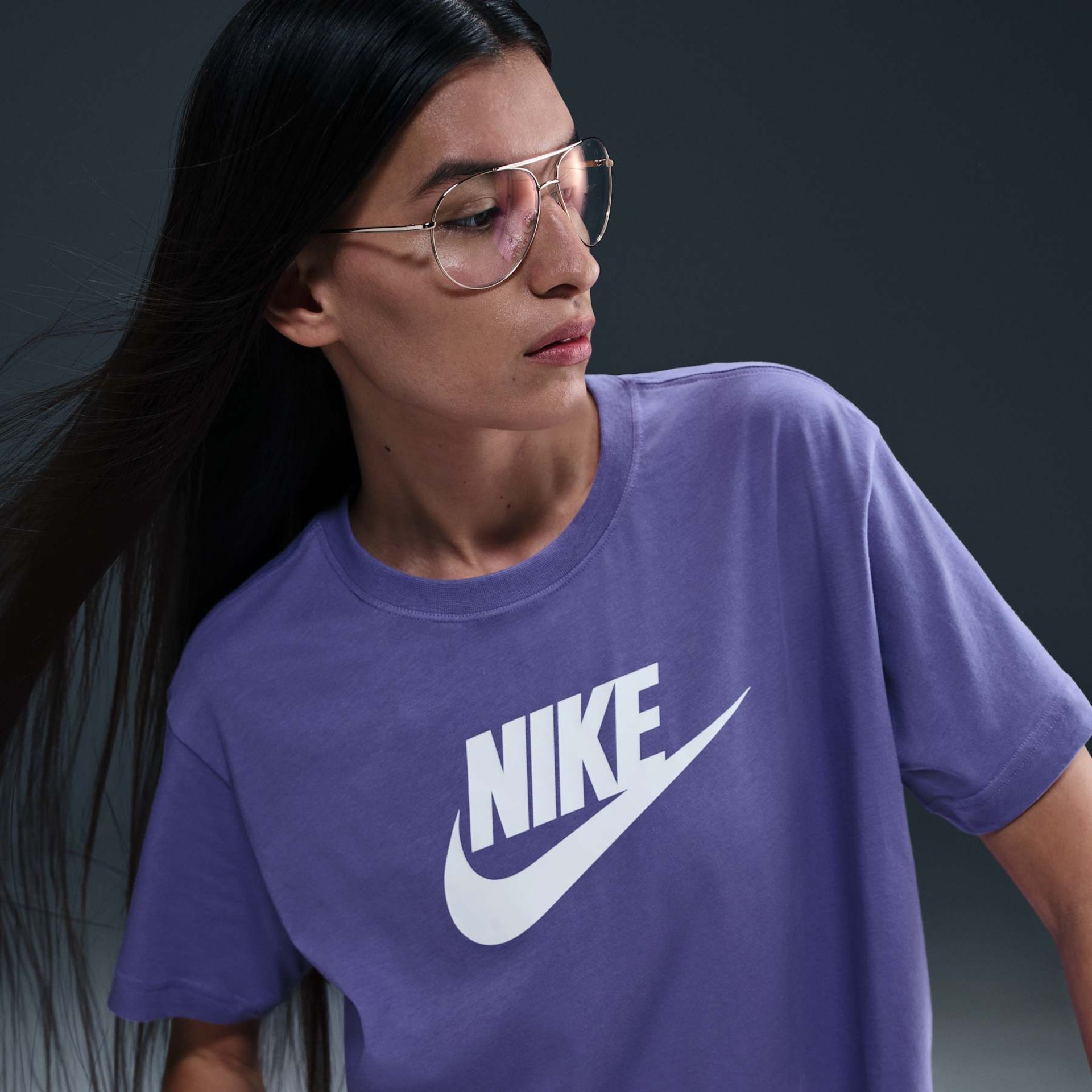 Camiseta Nike Sportswear Essential Feminina - Foto 3