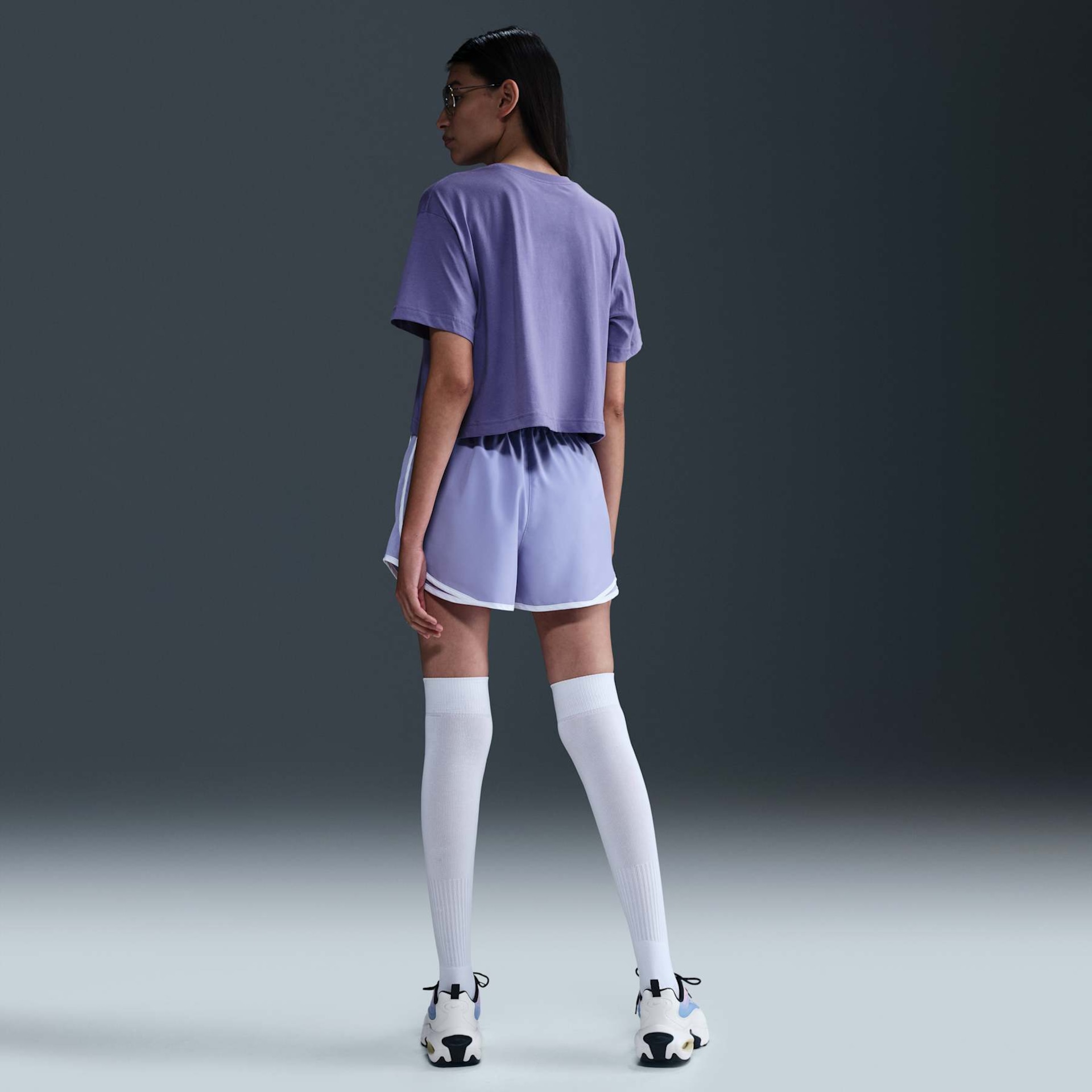 Camiseta Nike Sportswear Essential Feminina - Foto 5