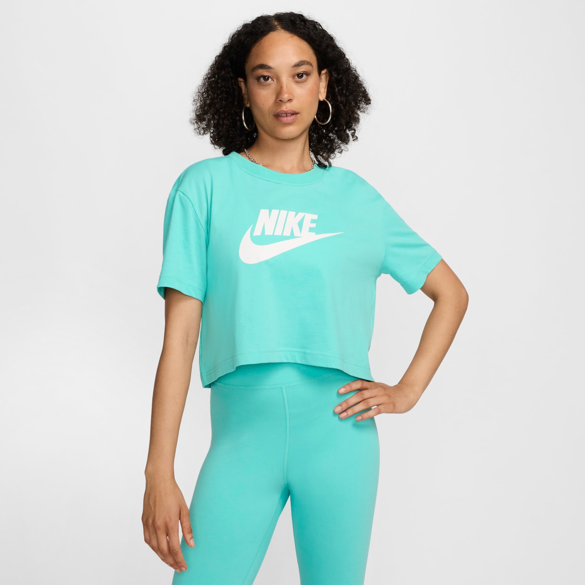 Camiseta Nike Sportswear Essential Feminina - Foto 1