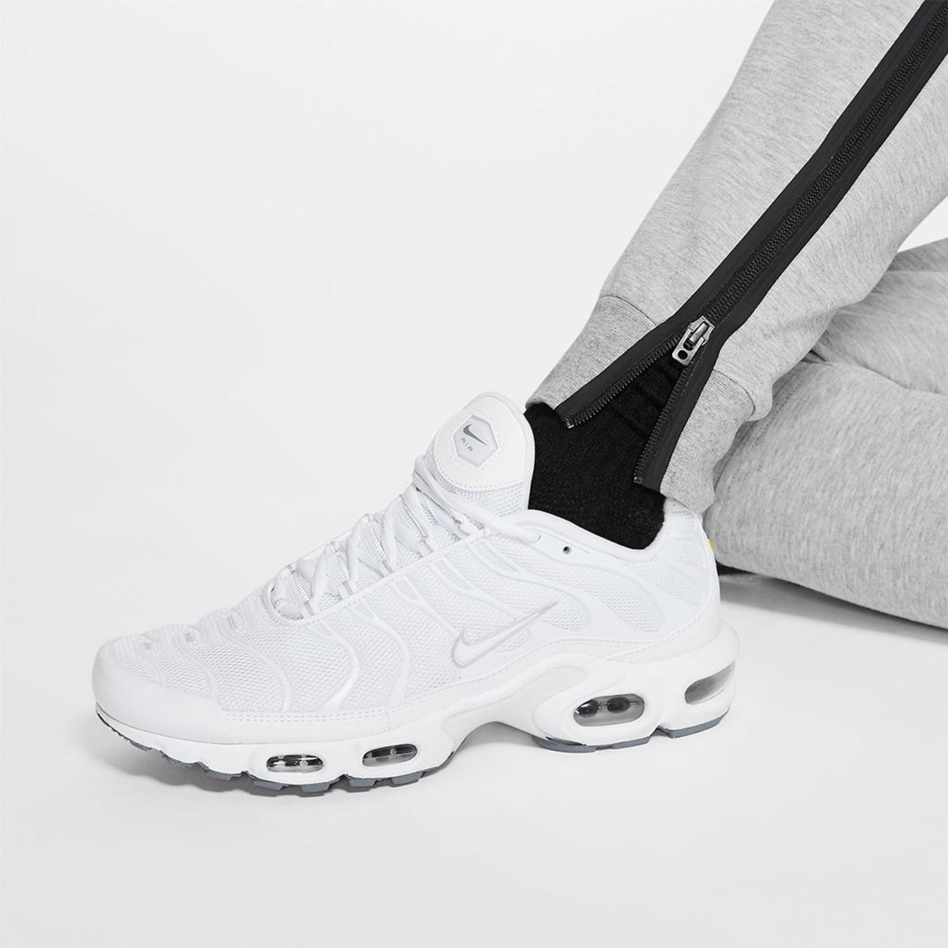 Calça Nike Sportswear Tech Fleece Feminina - Foto 3