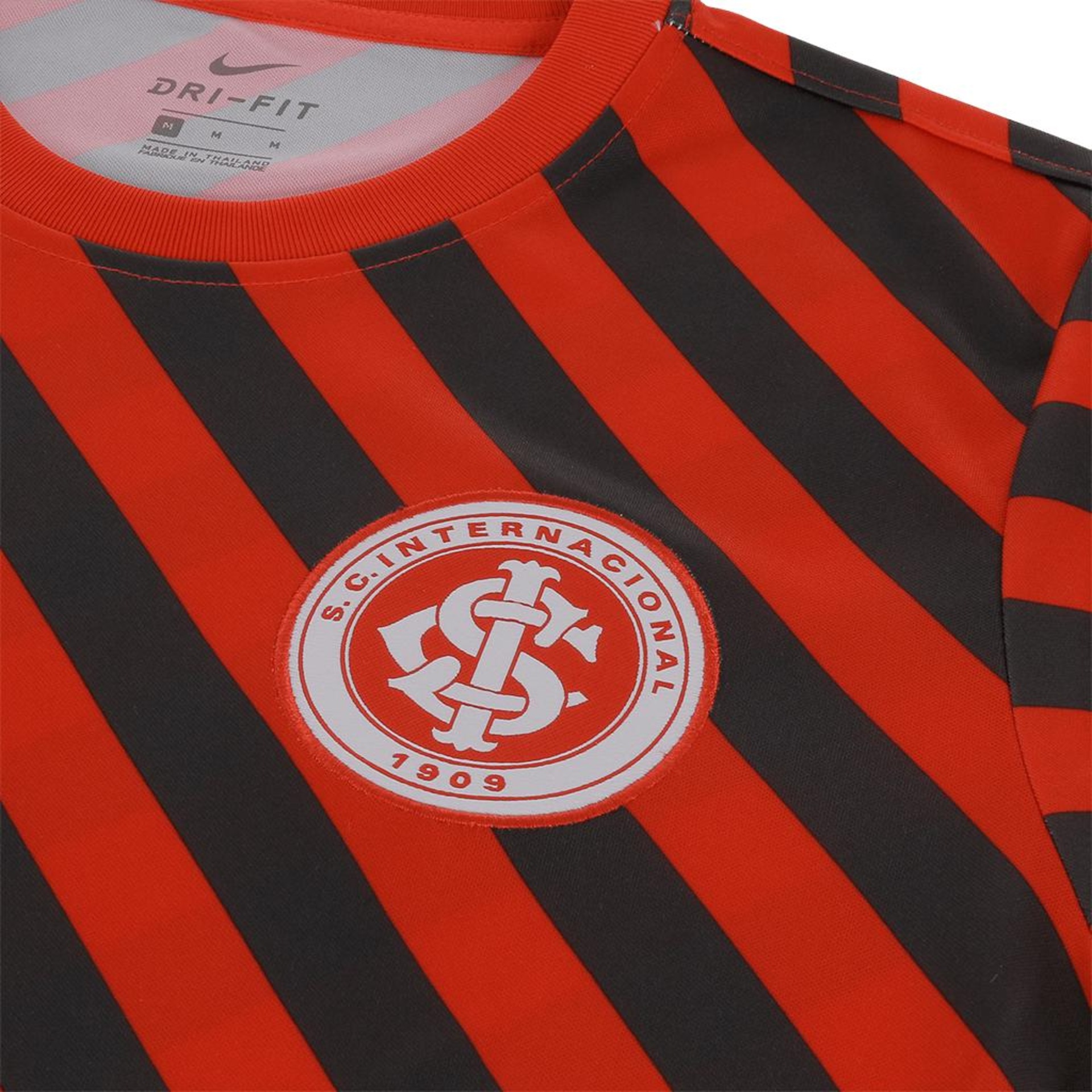 Camiseta Nike Internacional Strike Masculina - Foto 3