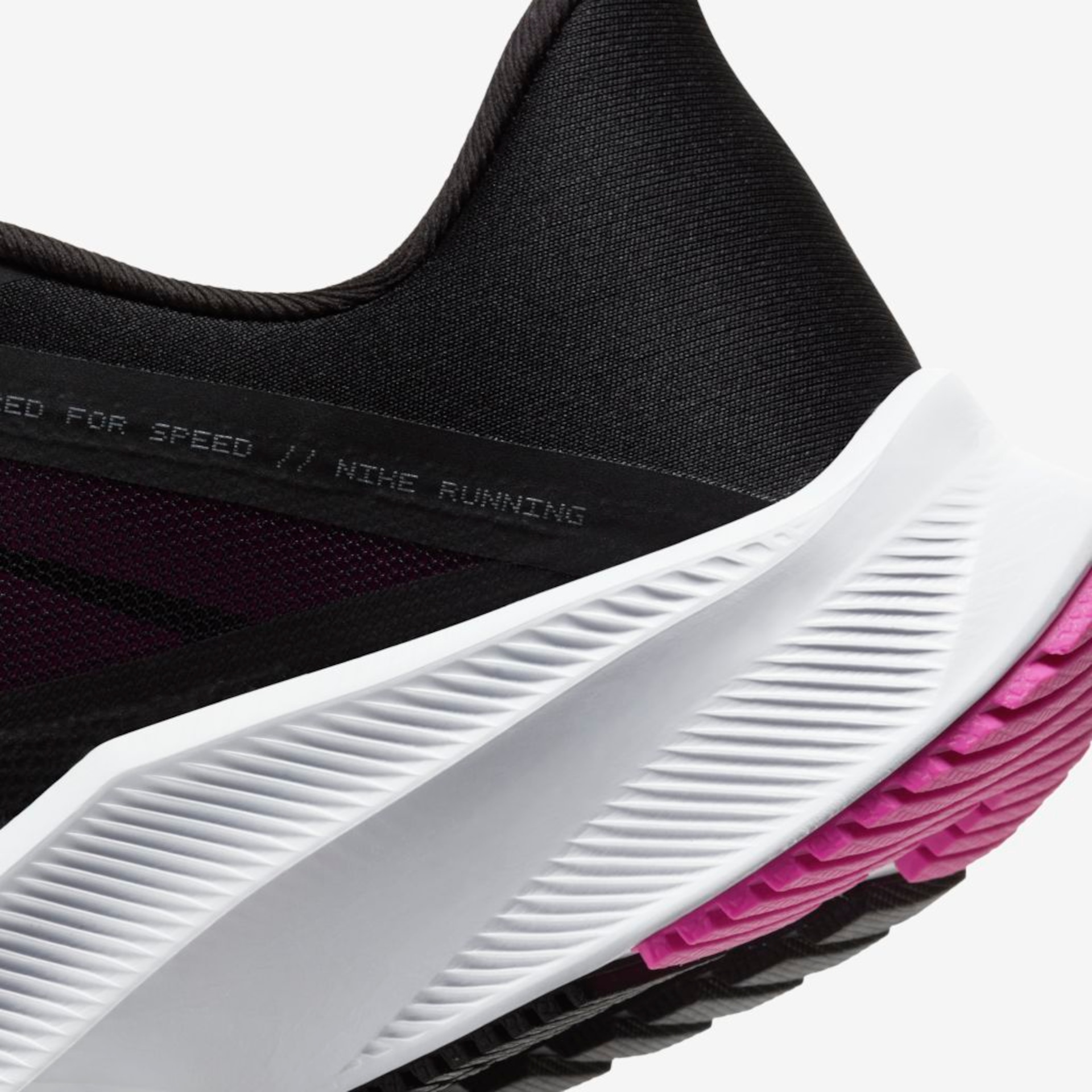 wmns nike quest 3 prm