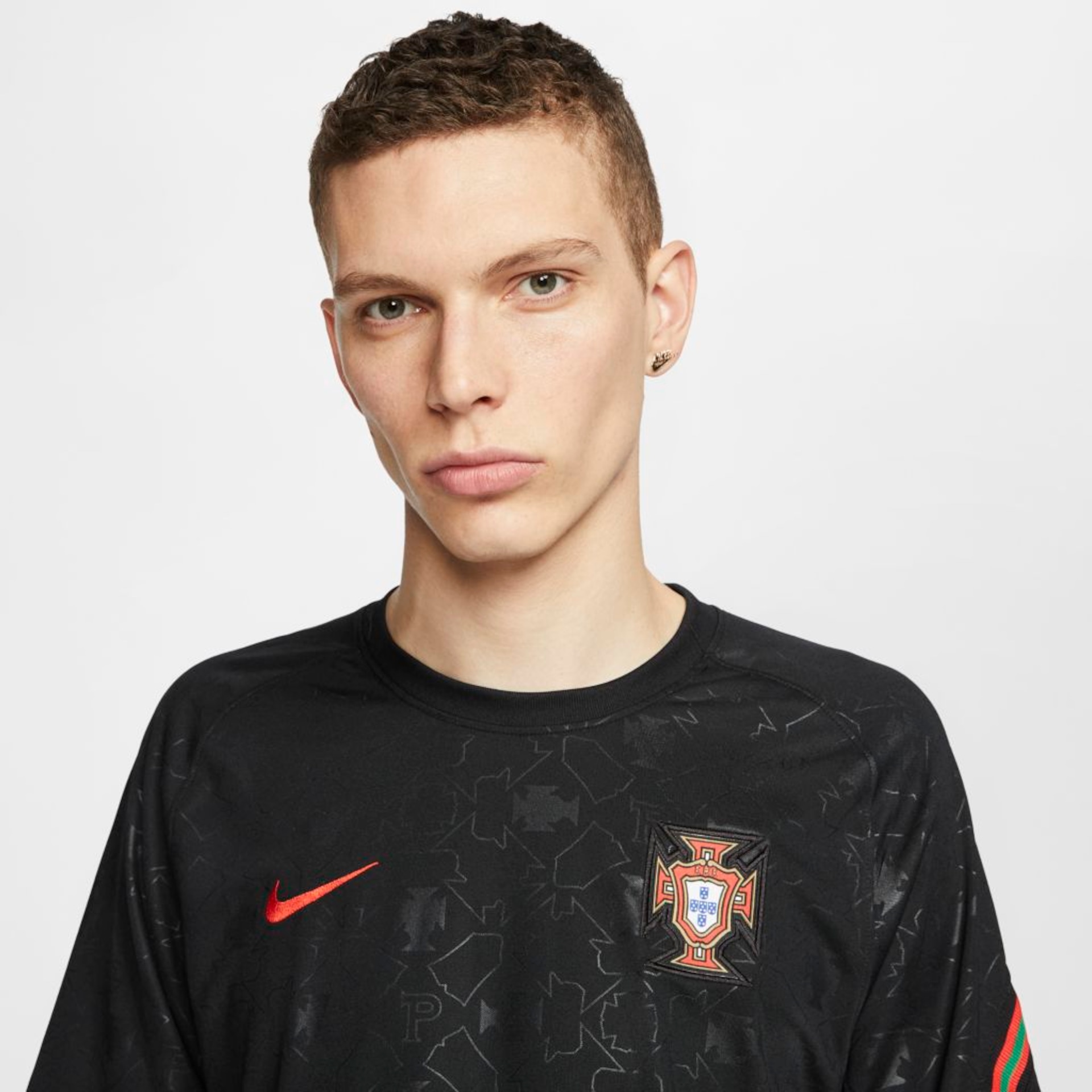 Camiseta Nike Portugal Pré Jogo 2020/21 Masculina - Foto 3