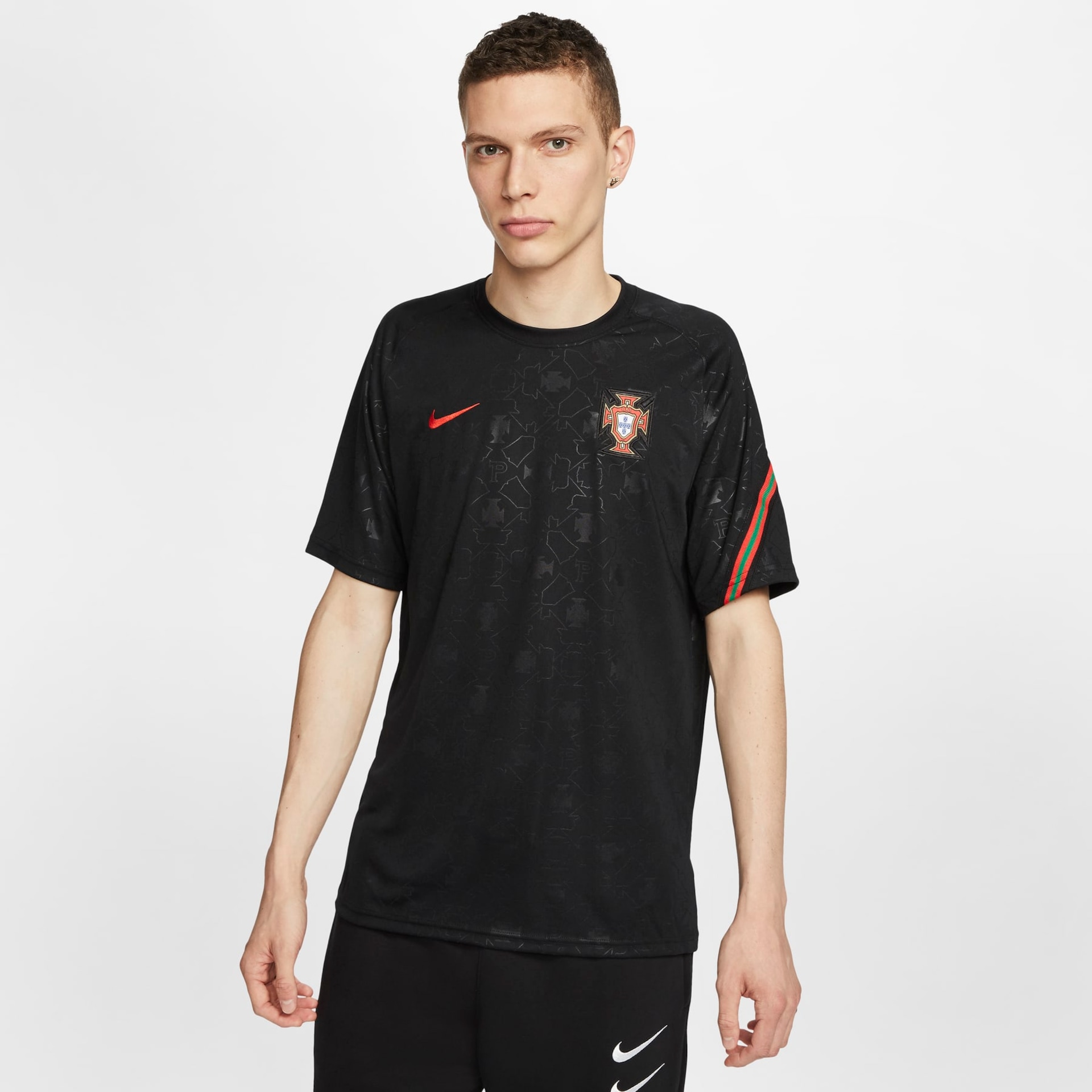Camiseta Nike Portugal Pré Jogo 2020/21 Masculina - Foto 1