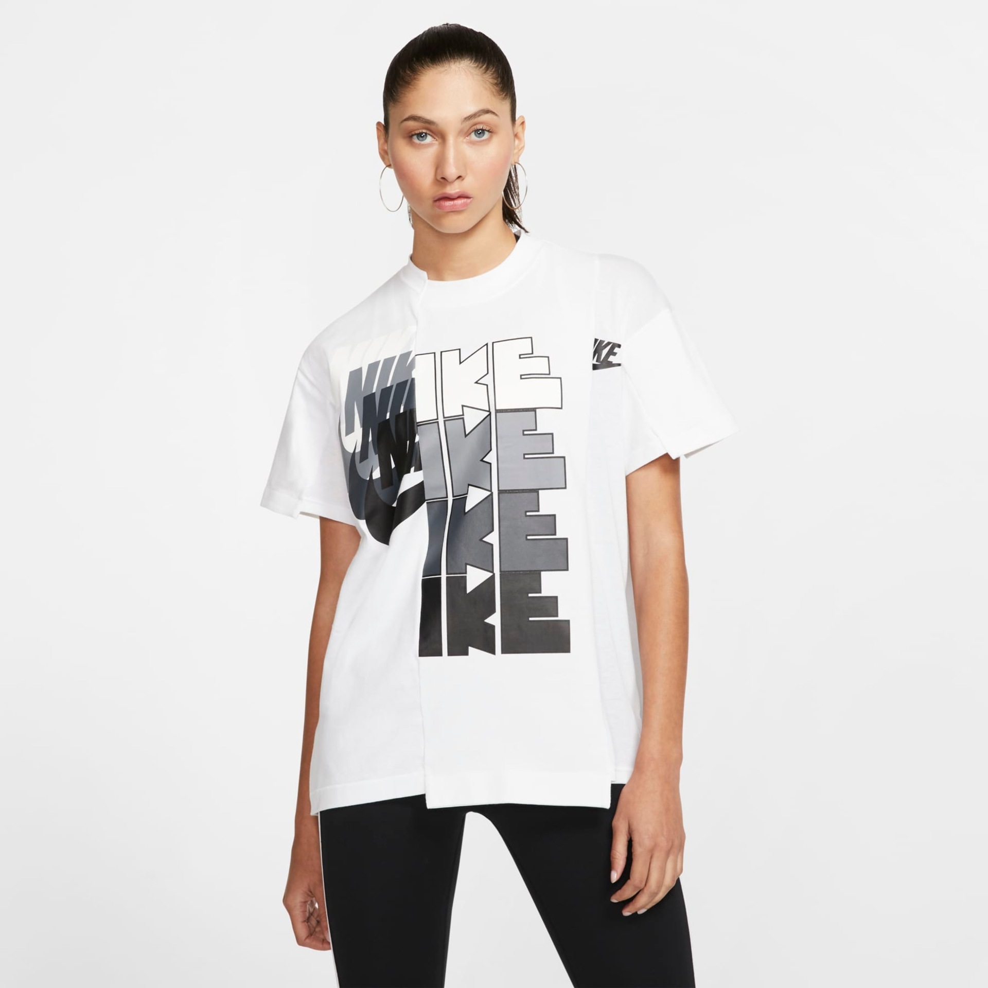 Camiseta Nike x Sacai Feminina - Foto 1