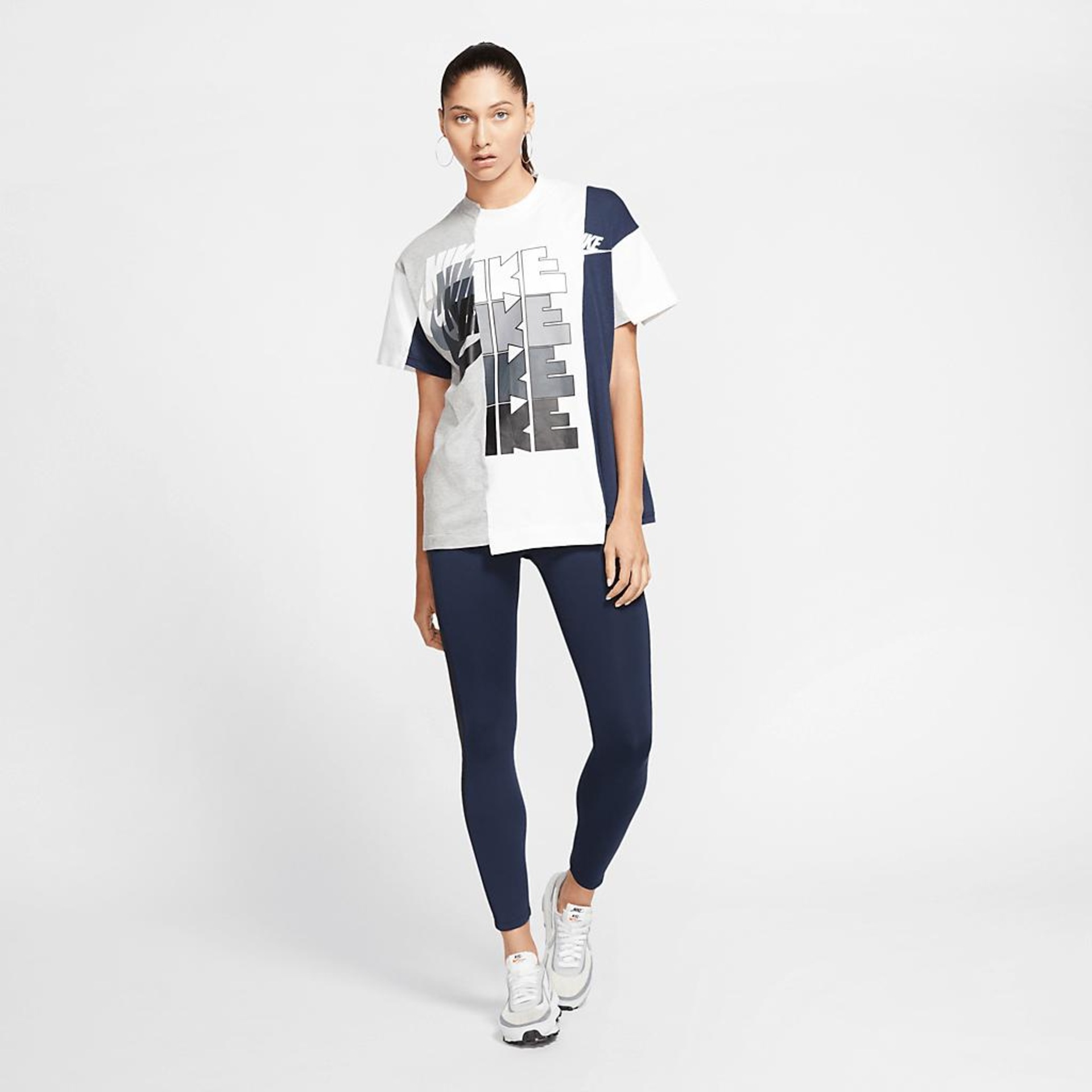 Camiseta Nike x Sacai Feminina - Foto 7