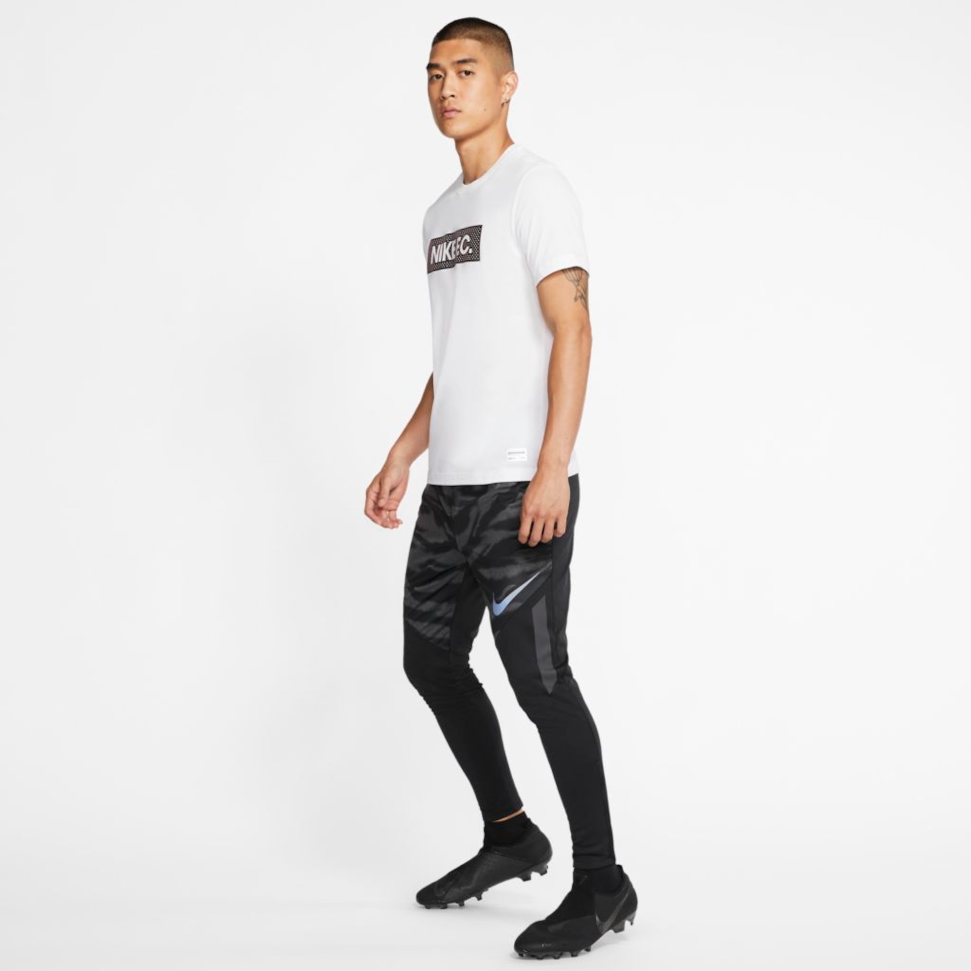 Camiseta Nike F.C. Masculina - Foto 4