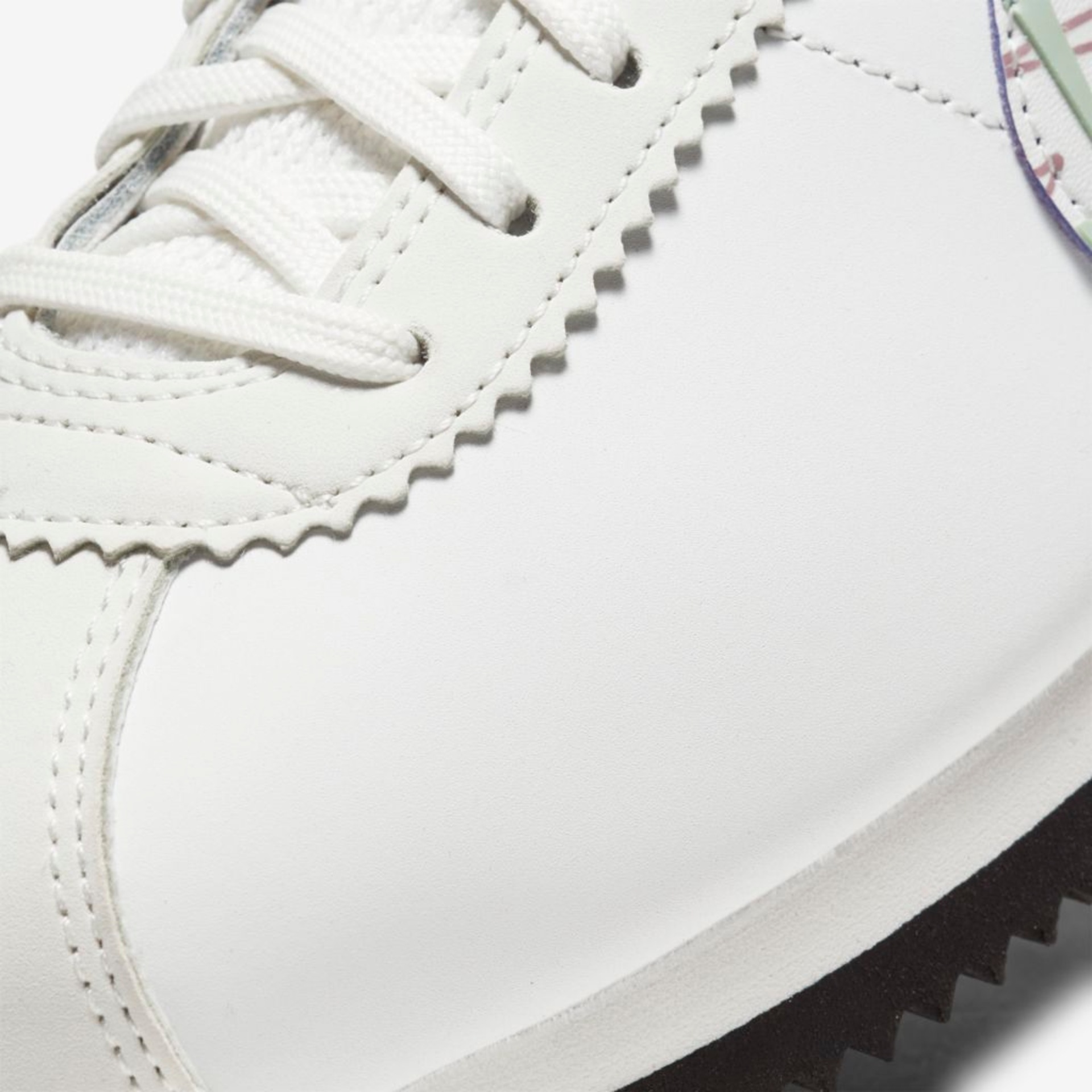 Tênis Nike Classic Cortez Edição Especial Feminino - Foto 7