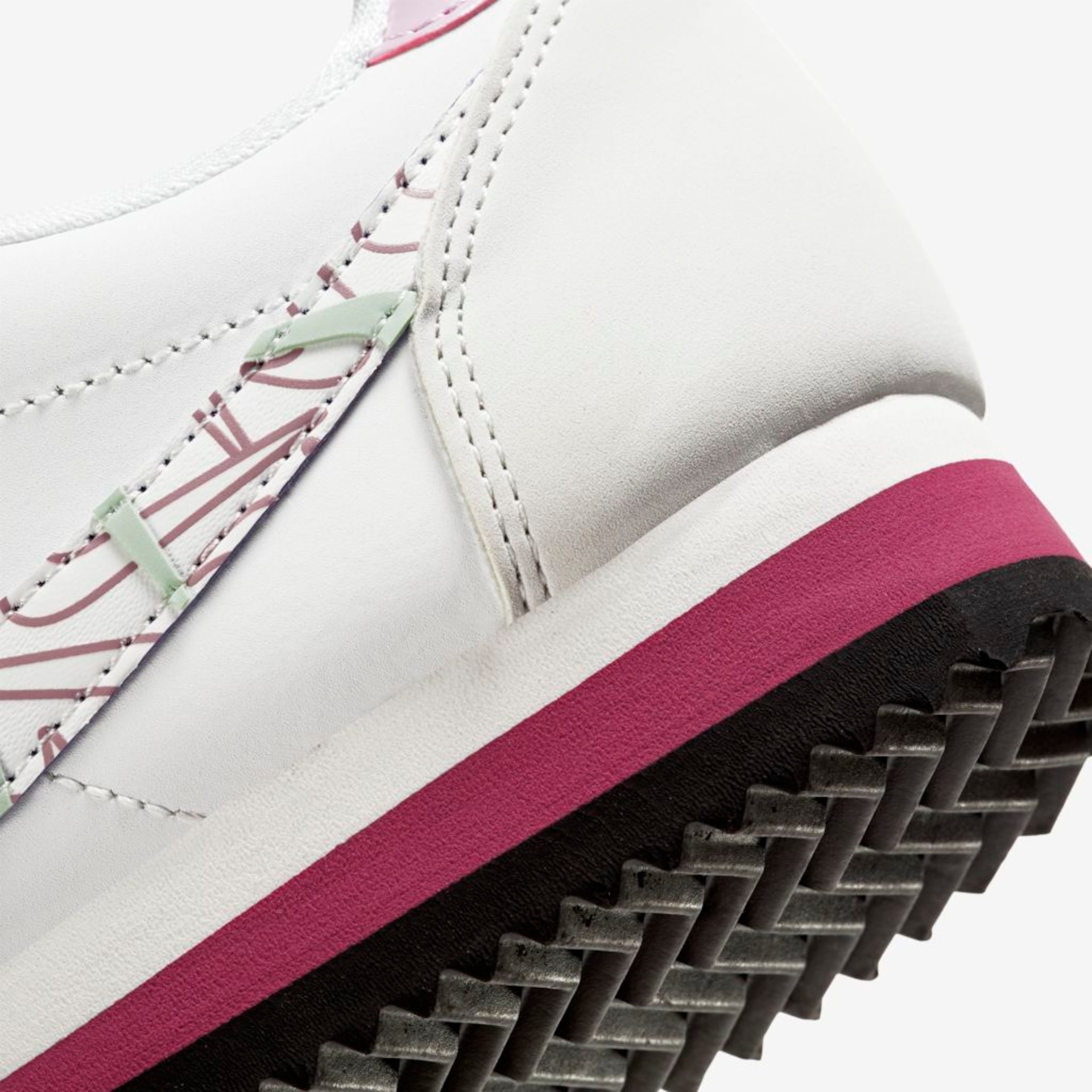 Tênis Nike Classic Cortez Edição Especial Feminino - Foto 8