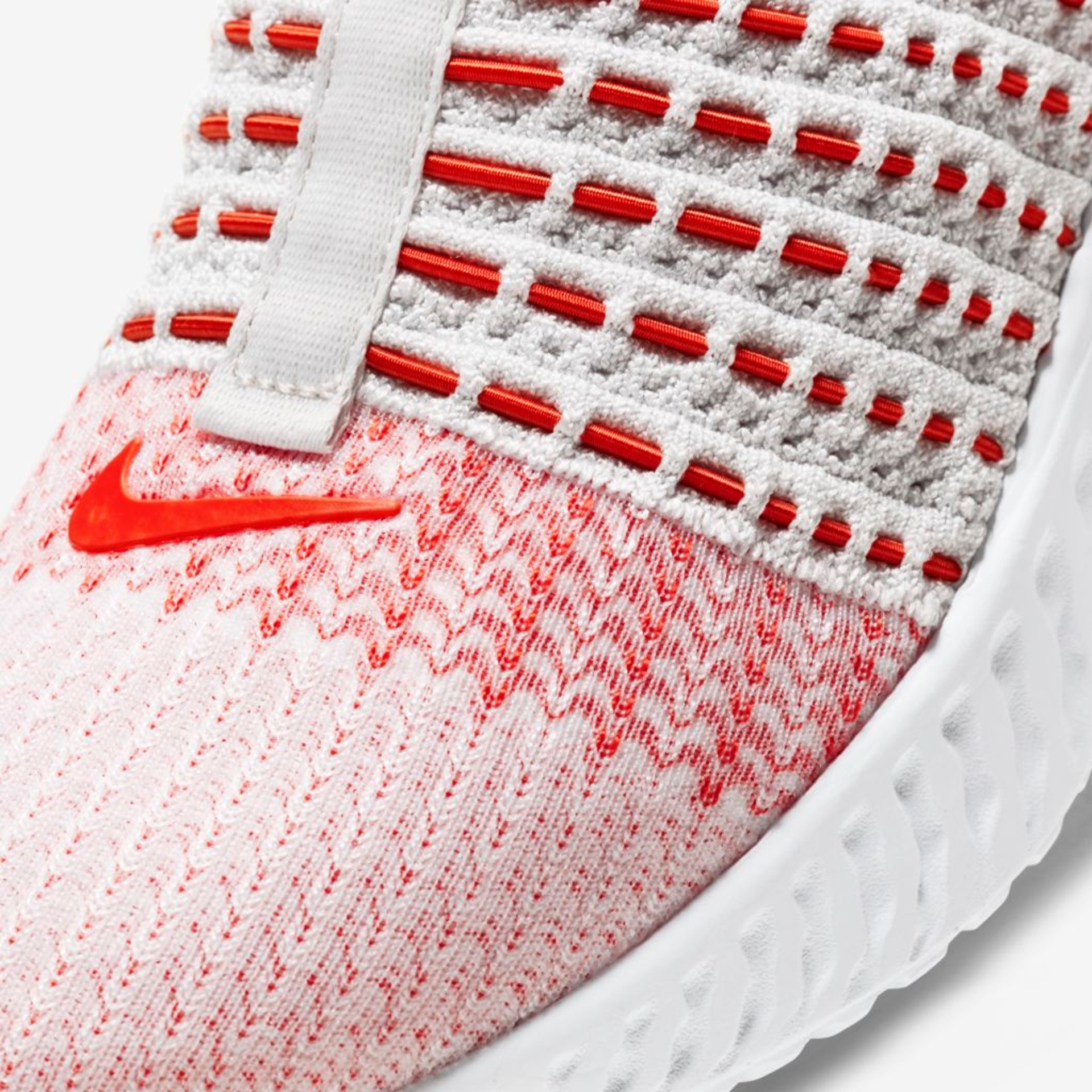 Tênis Nike React Phantom Run Flyknit 2 Feminino - Foto 7
