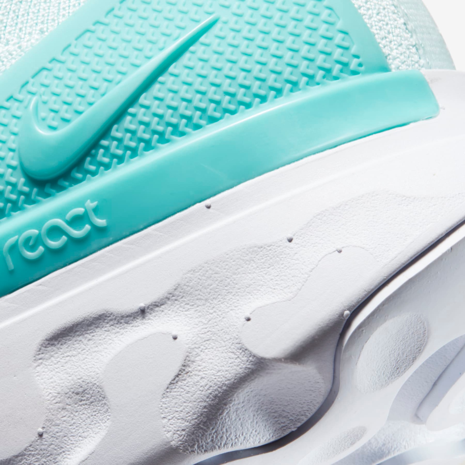 Tênis Nike React Phantom Run Flyknit 2 Feminino - Foto 8