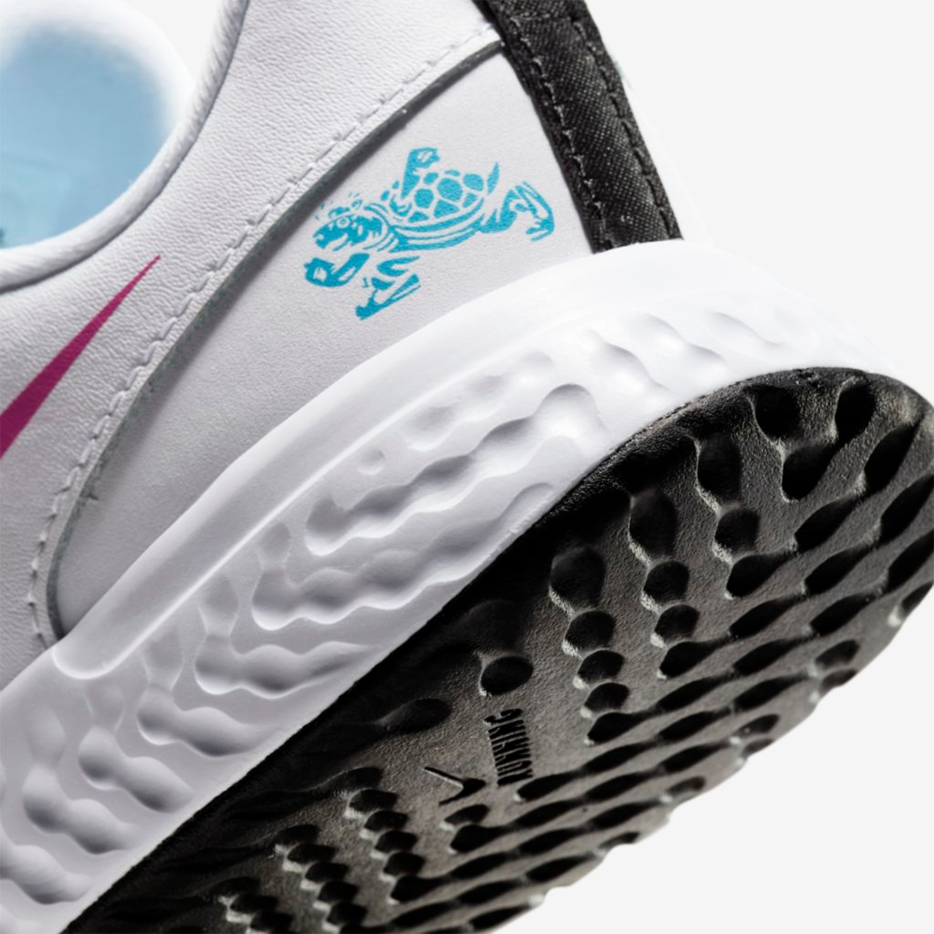 Tênis Nike Revolution 5 Fable Infantil - Foto 8