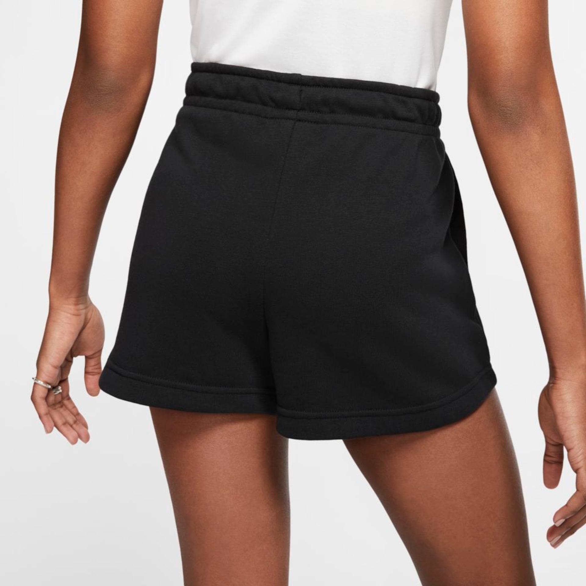 Shorts Nike Sportswear Essential Feminino - Foto 3