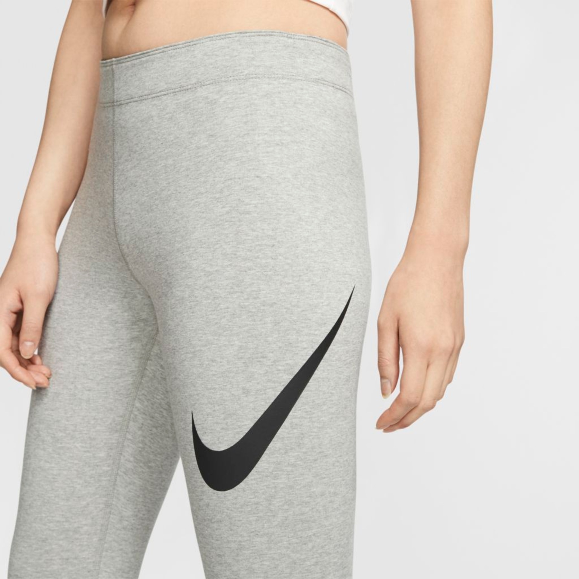 Legging Nike Sportswear Leg-A-See Swoosh Feminina - Foto 3