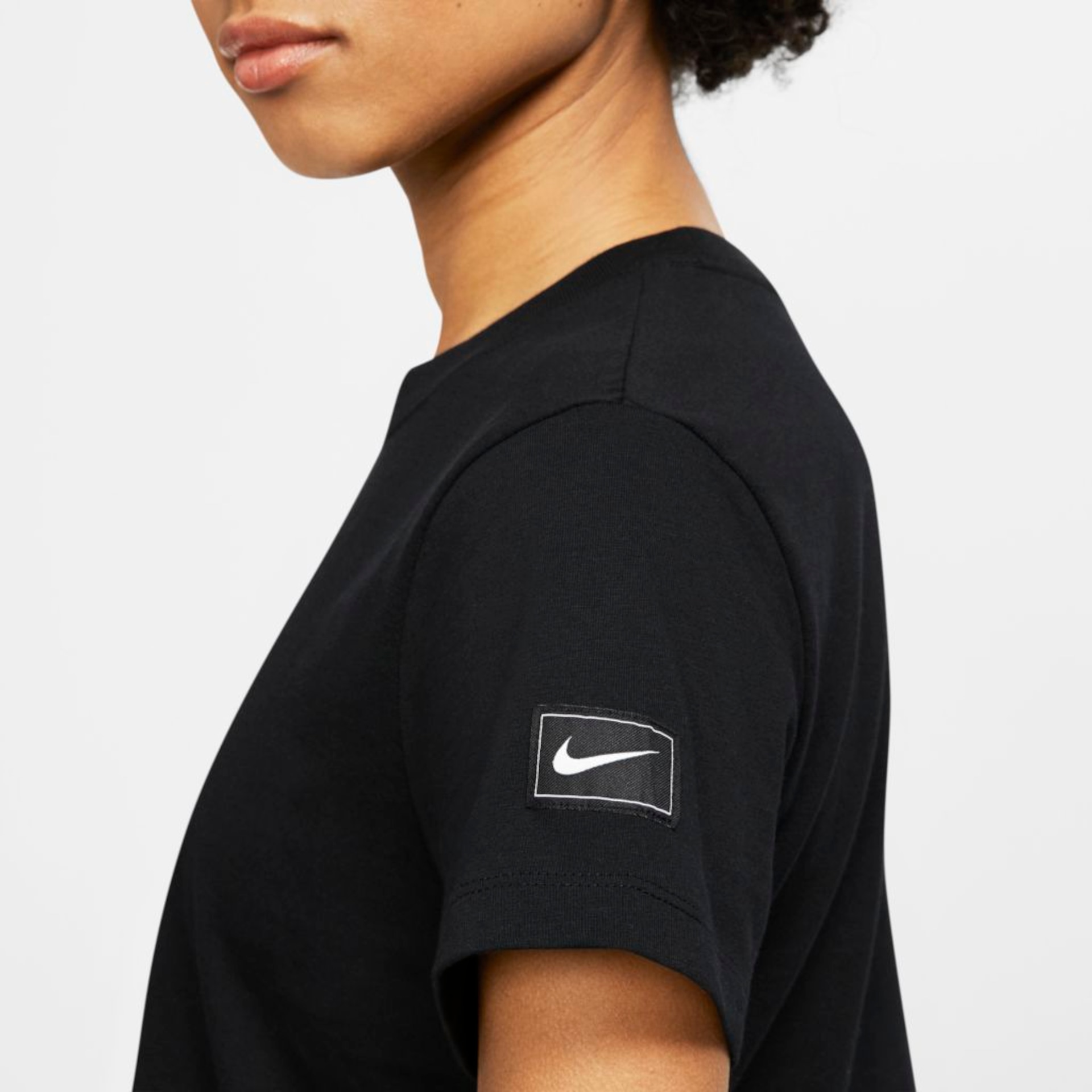 Camiseta Nike Sportswear Feminina - Foto 4