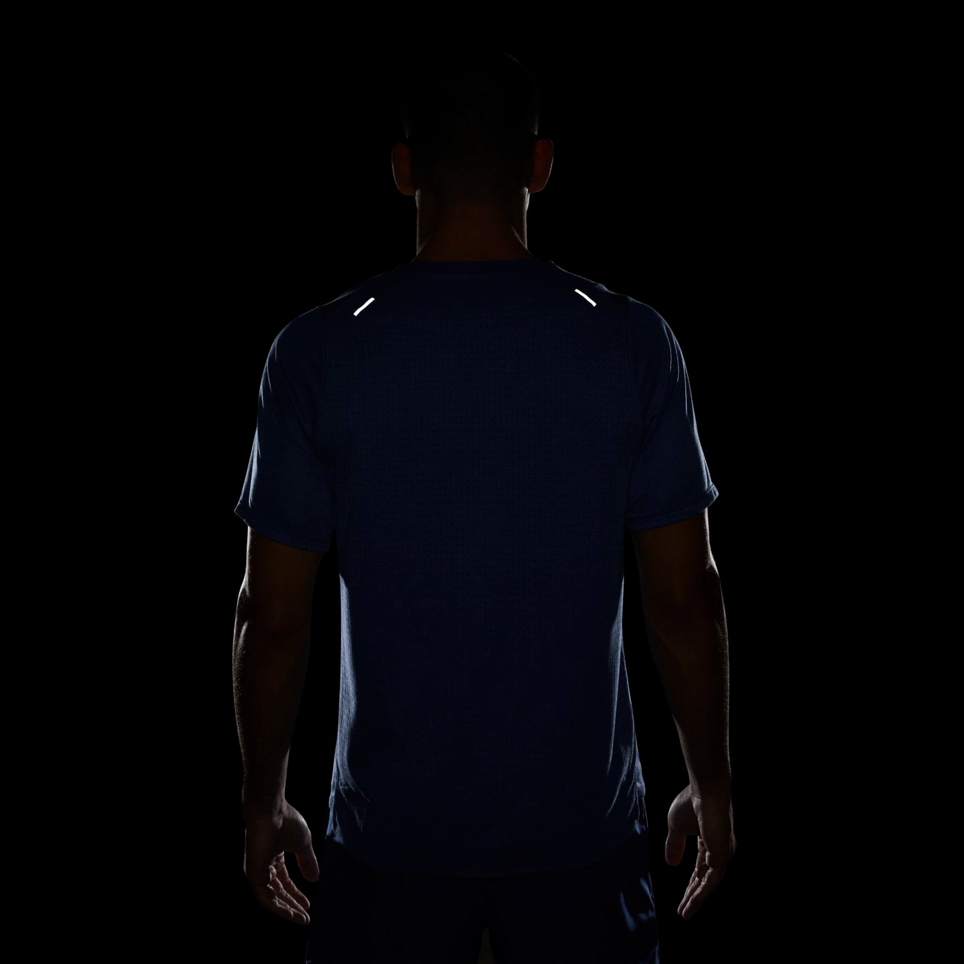 Camiseta Nike Rise 365 Masculina - Foto 8