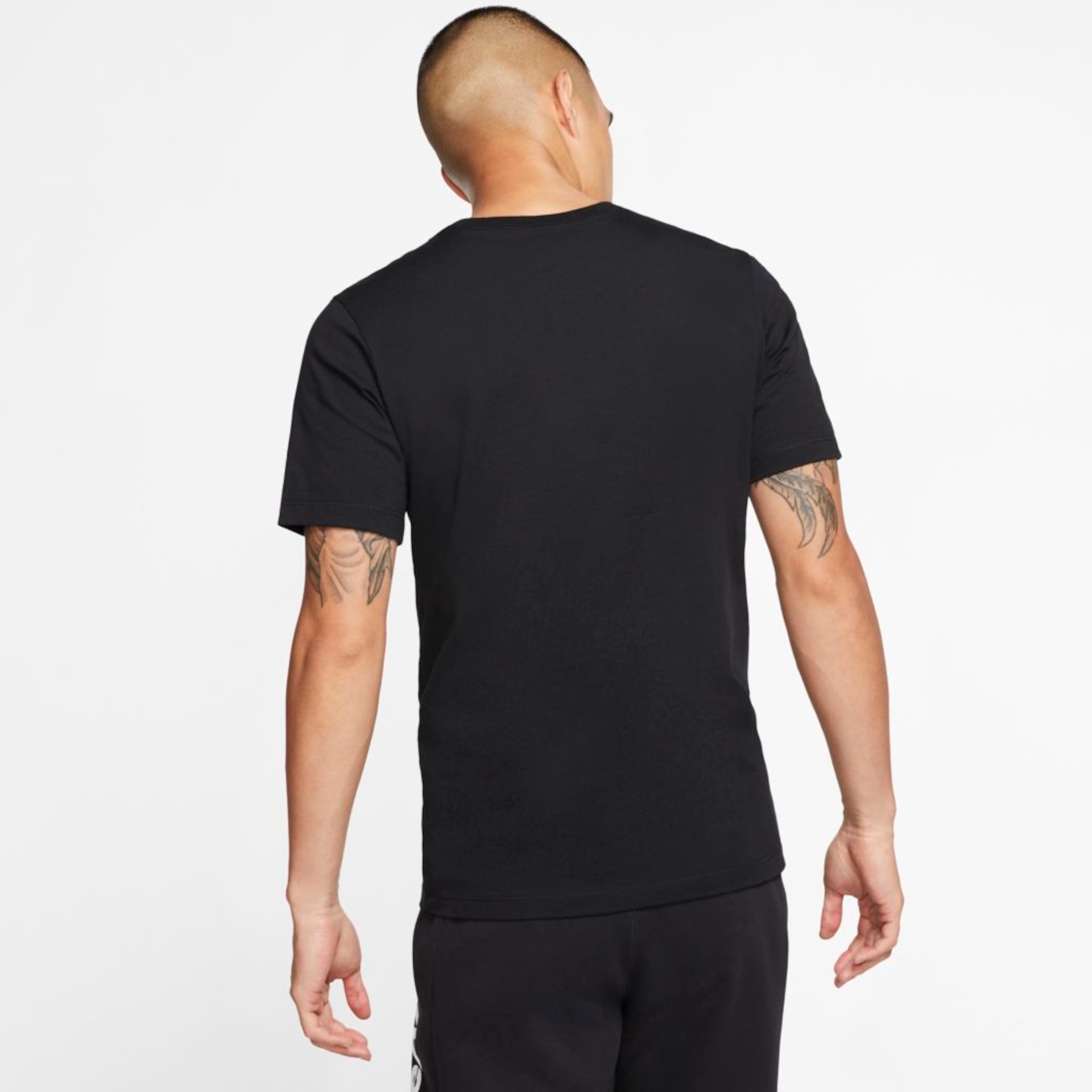 Camiseta Nike Sportswear Masculina - Foto 2