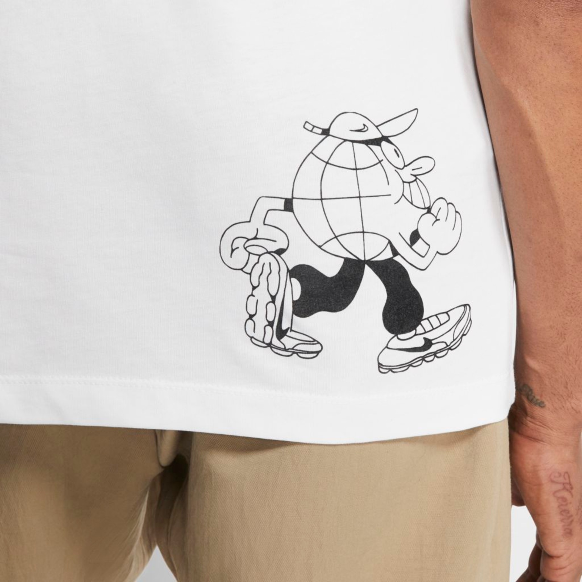 Camiseta Nike Sportswear Masculina - Foto 5
