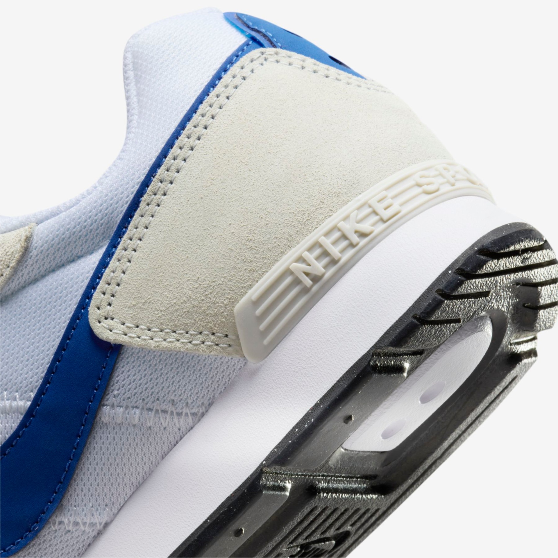 Tênis Nike Venture Runner Feminino - Foto 8