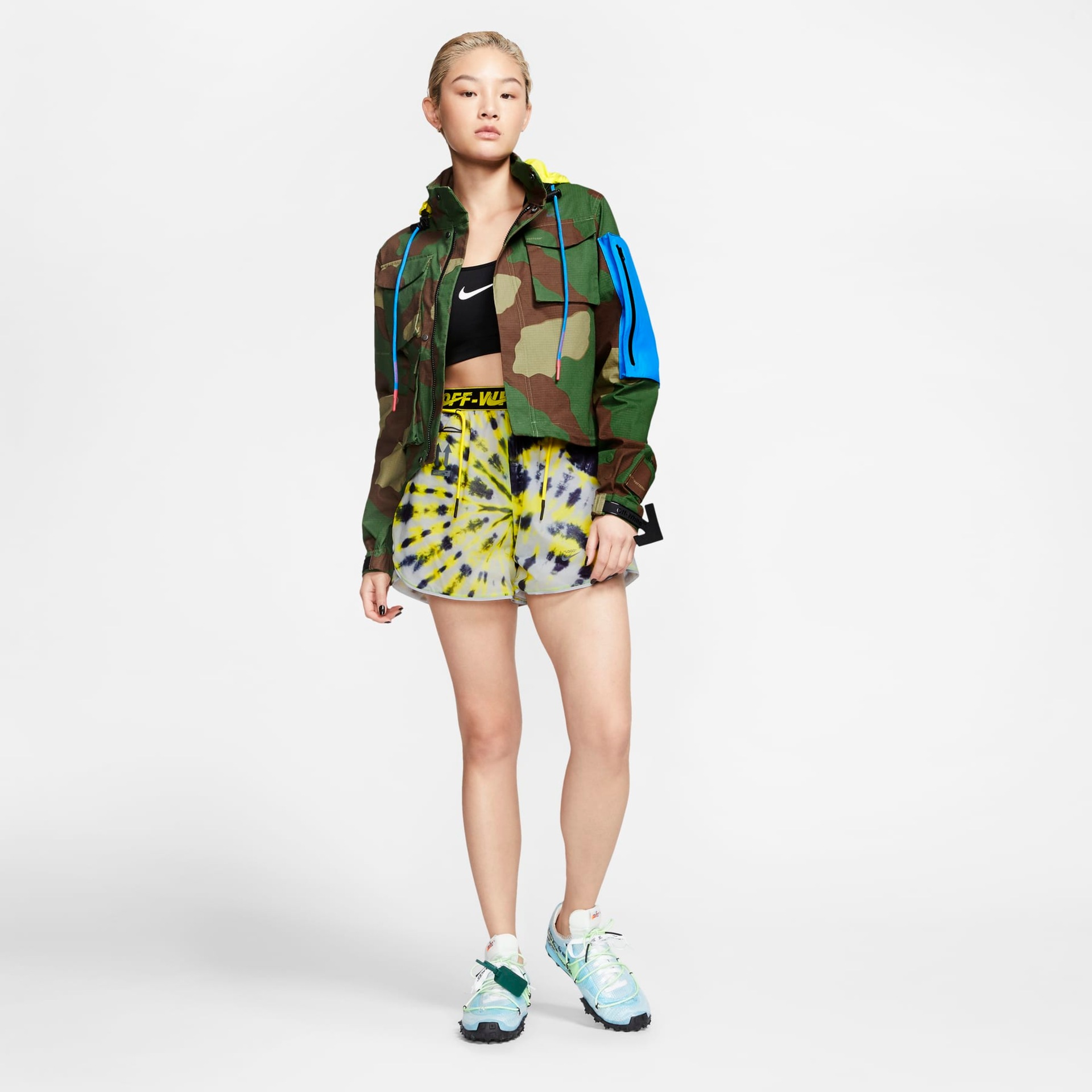 Jaqueta Nike x Off-White&trade; Camo Feminina - Foto 12