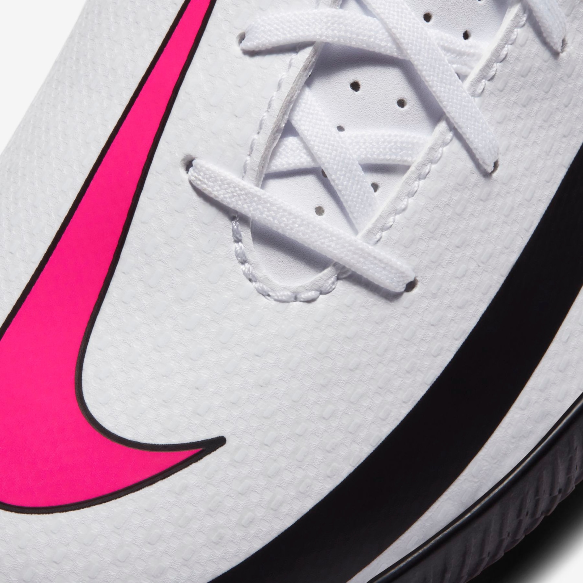 Chuteira Nike Phantom GT Club Infantil Futsal - Foto 7