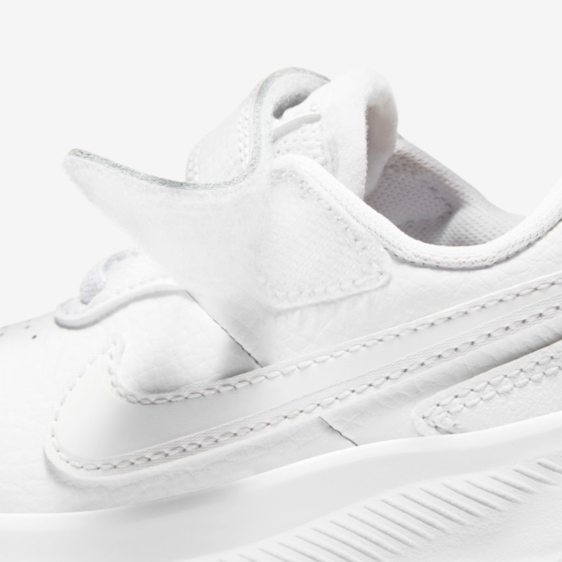 Tênis Nike Varsity Leather Infantil - Foto 8