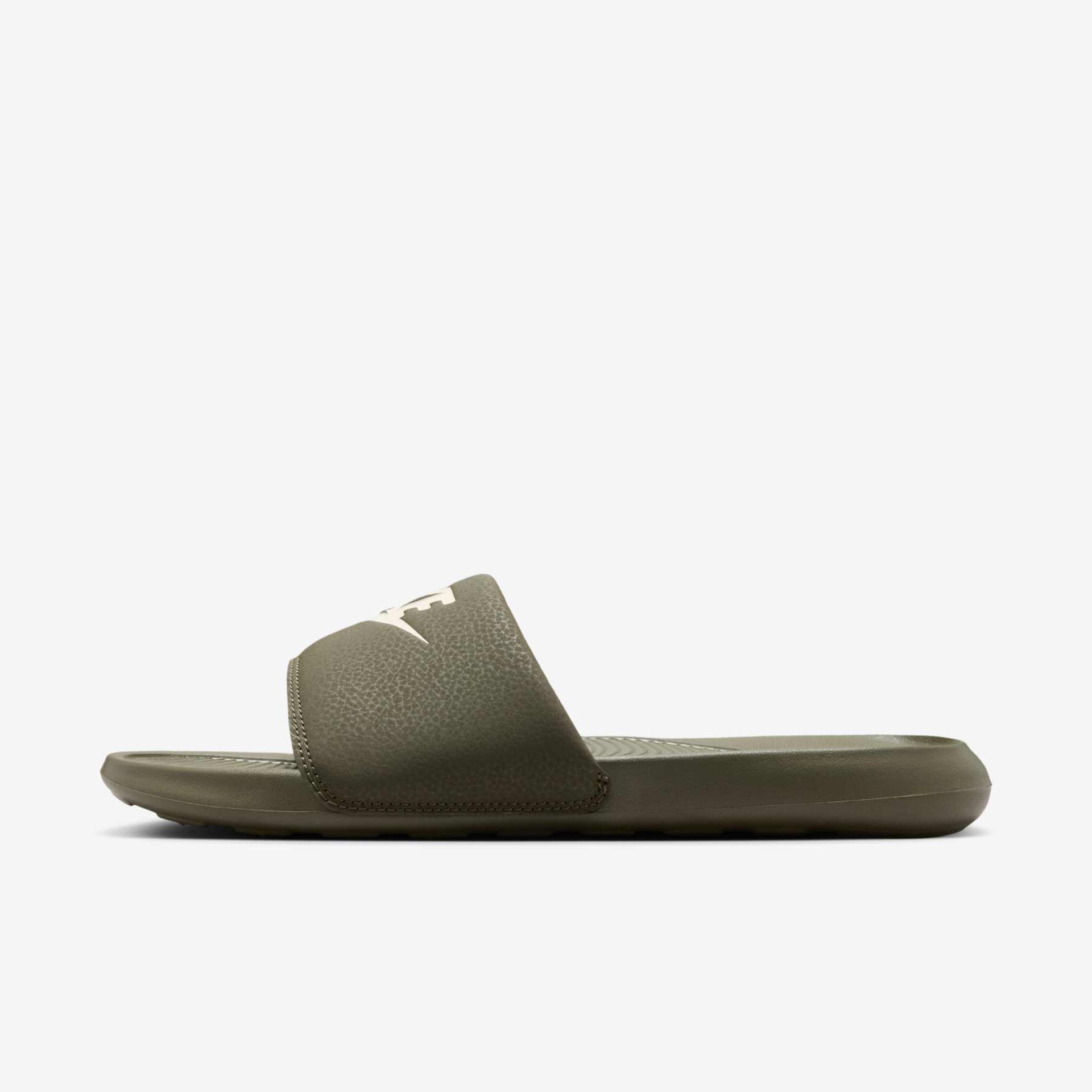 Chinelo Nike Victori One Masculino - Foto 2