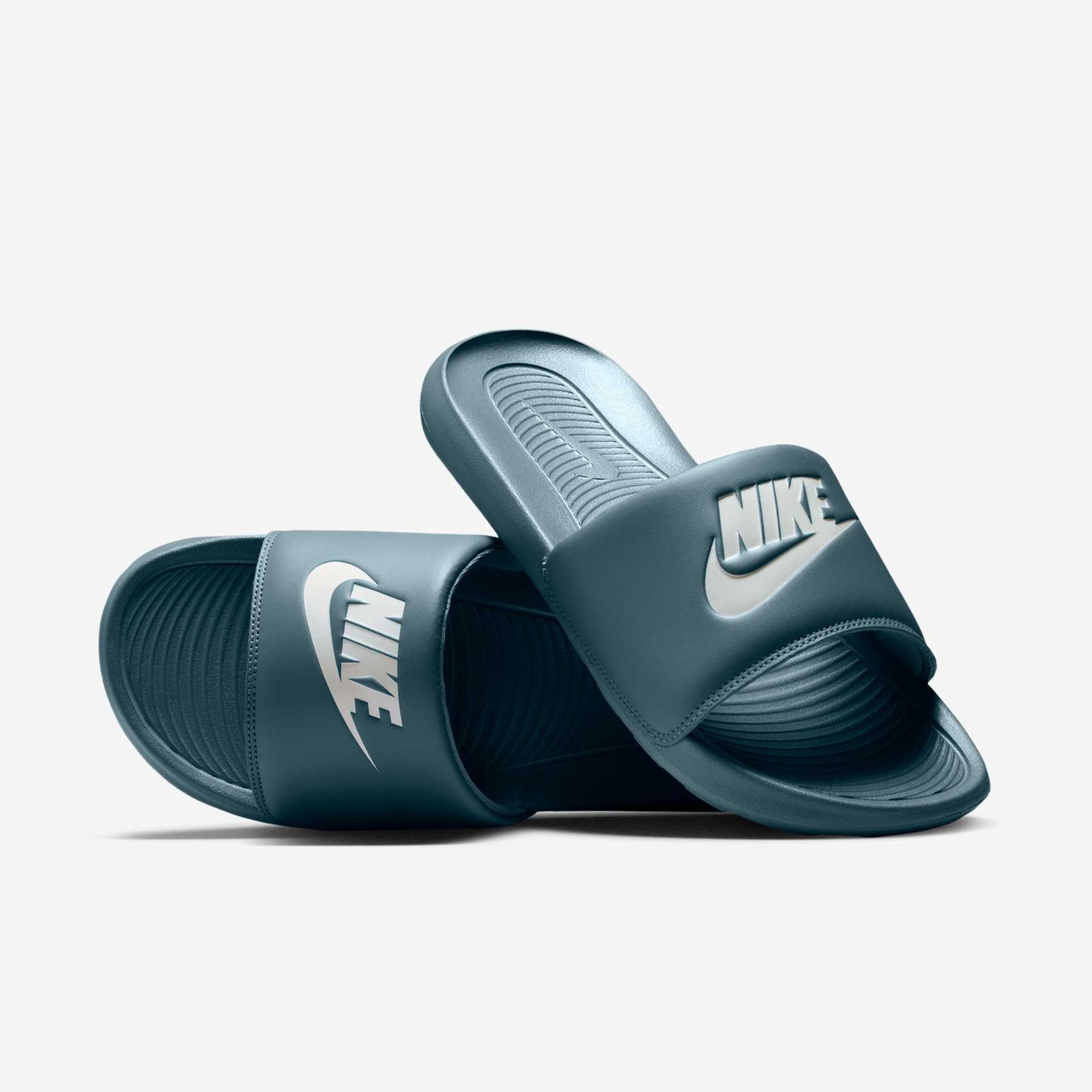 Chinelo Nike Victori One Masculino - Foto 1
