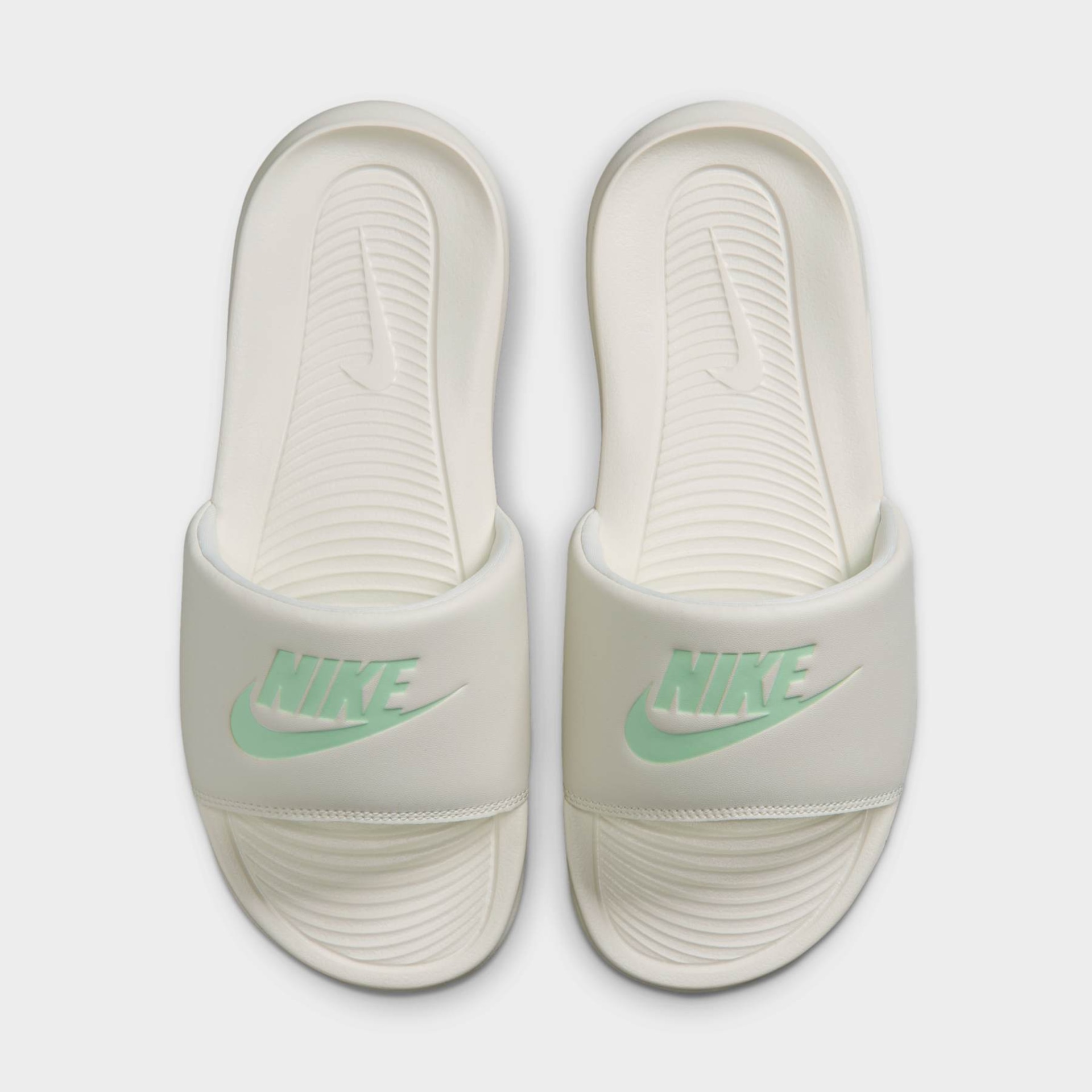 Chinelo Nike Victori One Feminino - Foto 5