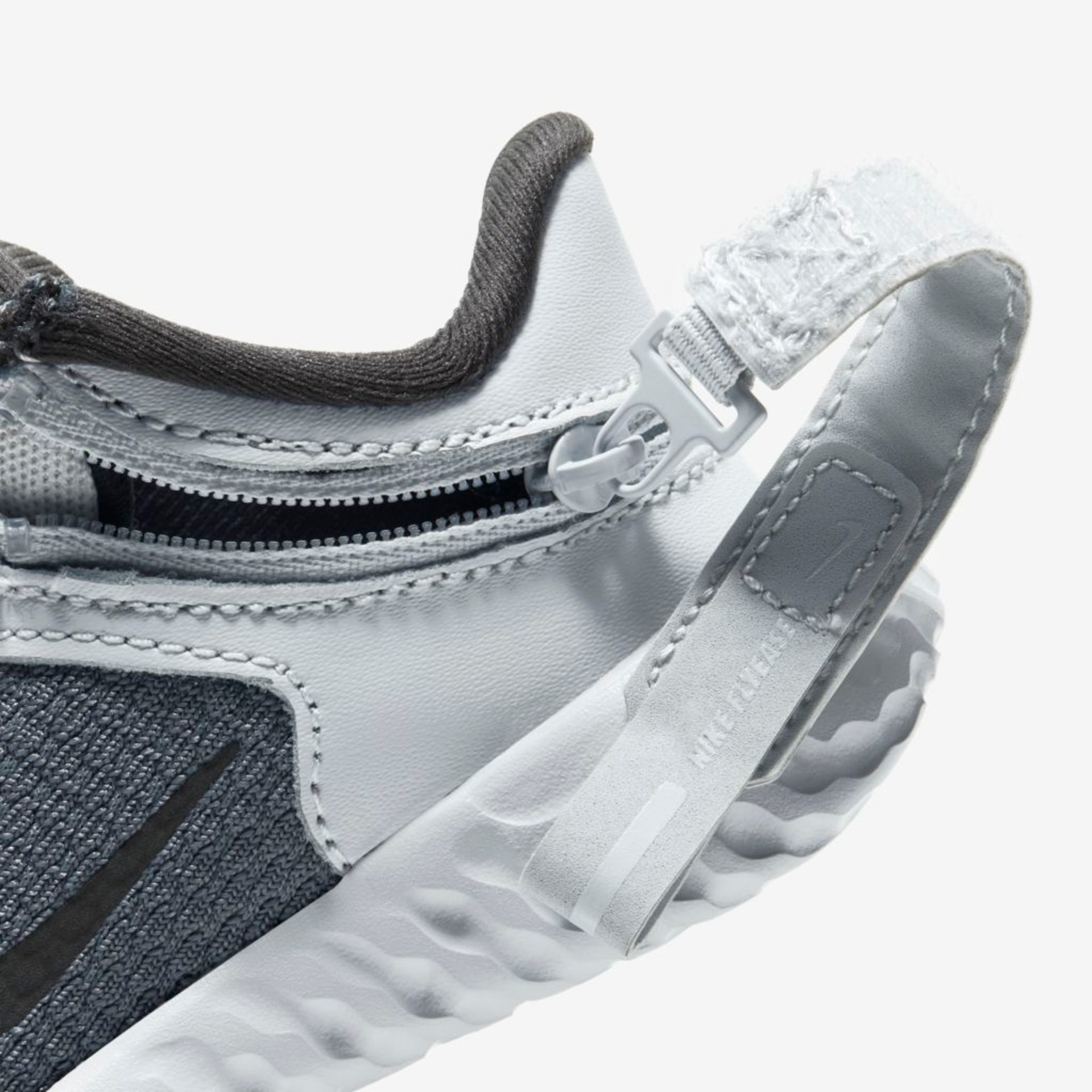 Tênis Nike Revolution 5 FlyEase Infantil - Foto 2