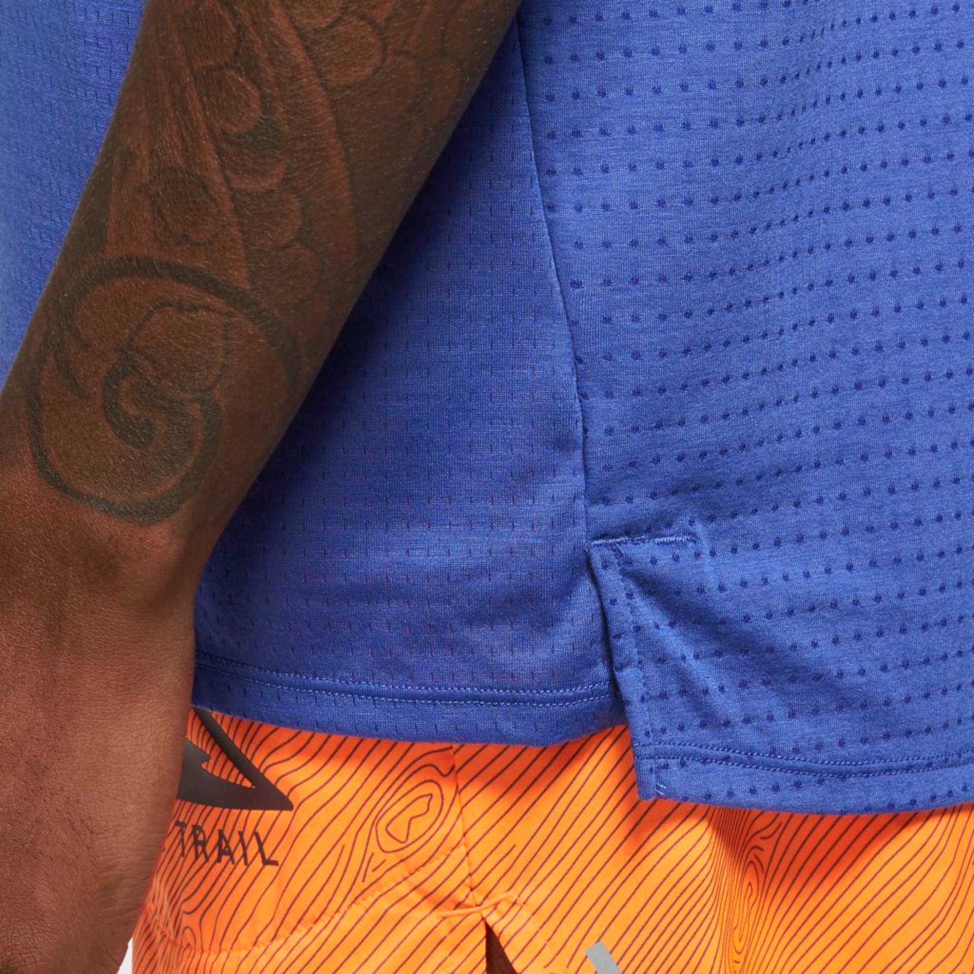 Camiseta Nike Rise 365 Trail Masculina - Foto 4