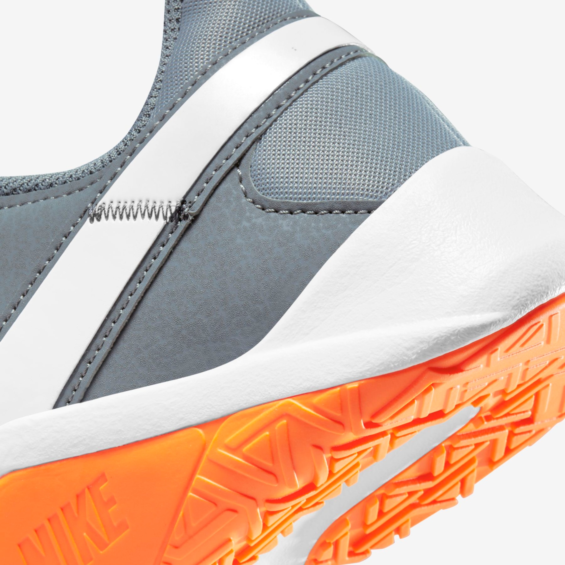 Tênis Nike Legend Essential 2 Masculino - Foto 8