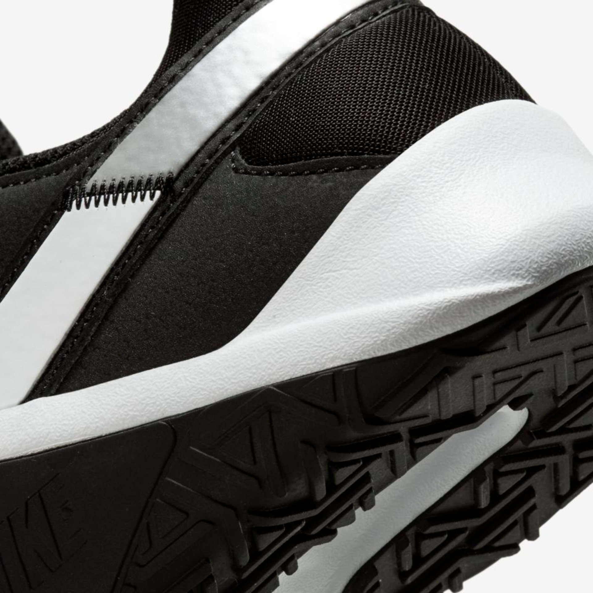 Tênis Nike Legend Essential 2 Masculino - Foto 8