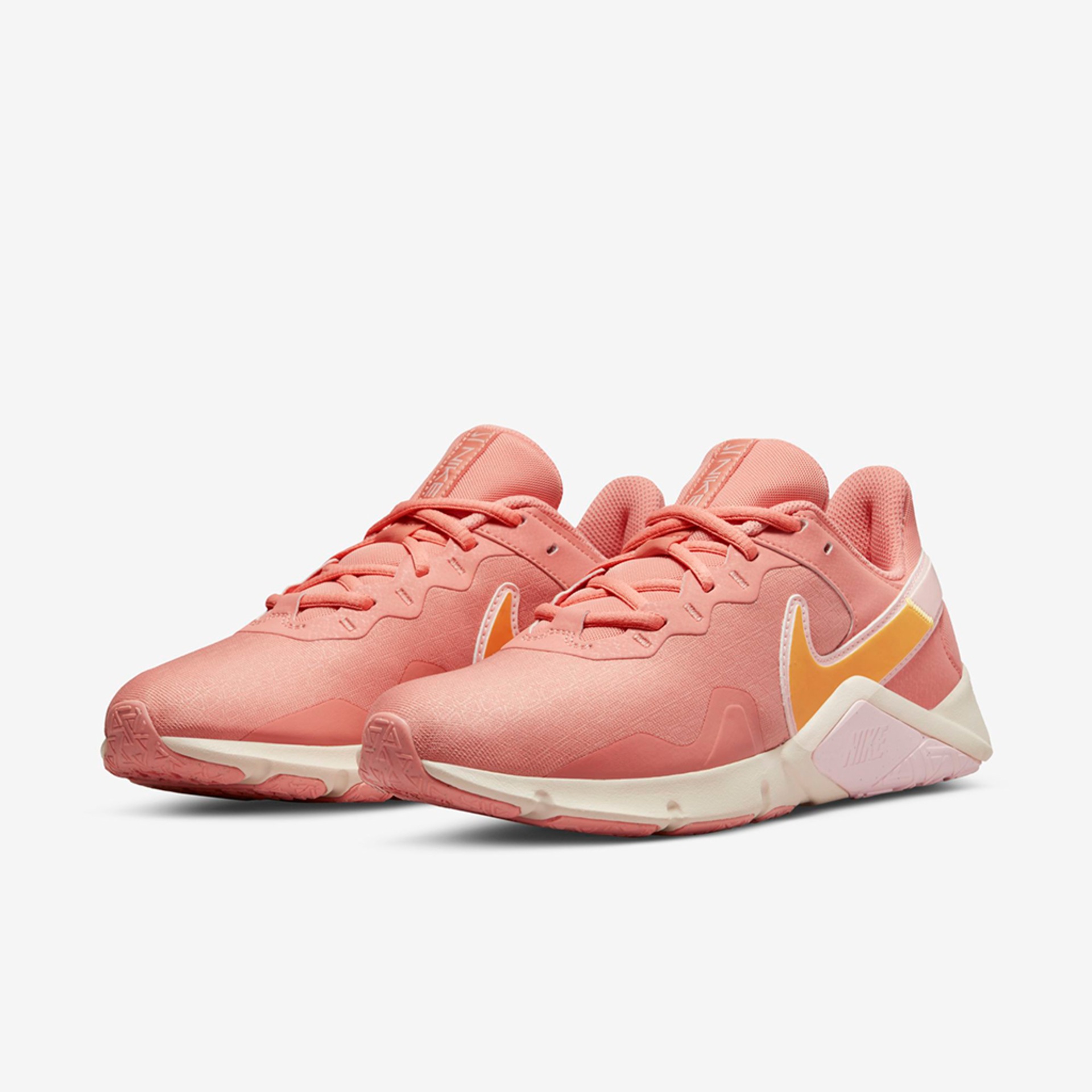 Tênis Nike Legend Essential 2 Feminino - Foto 5
