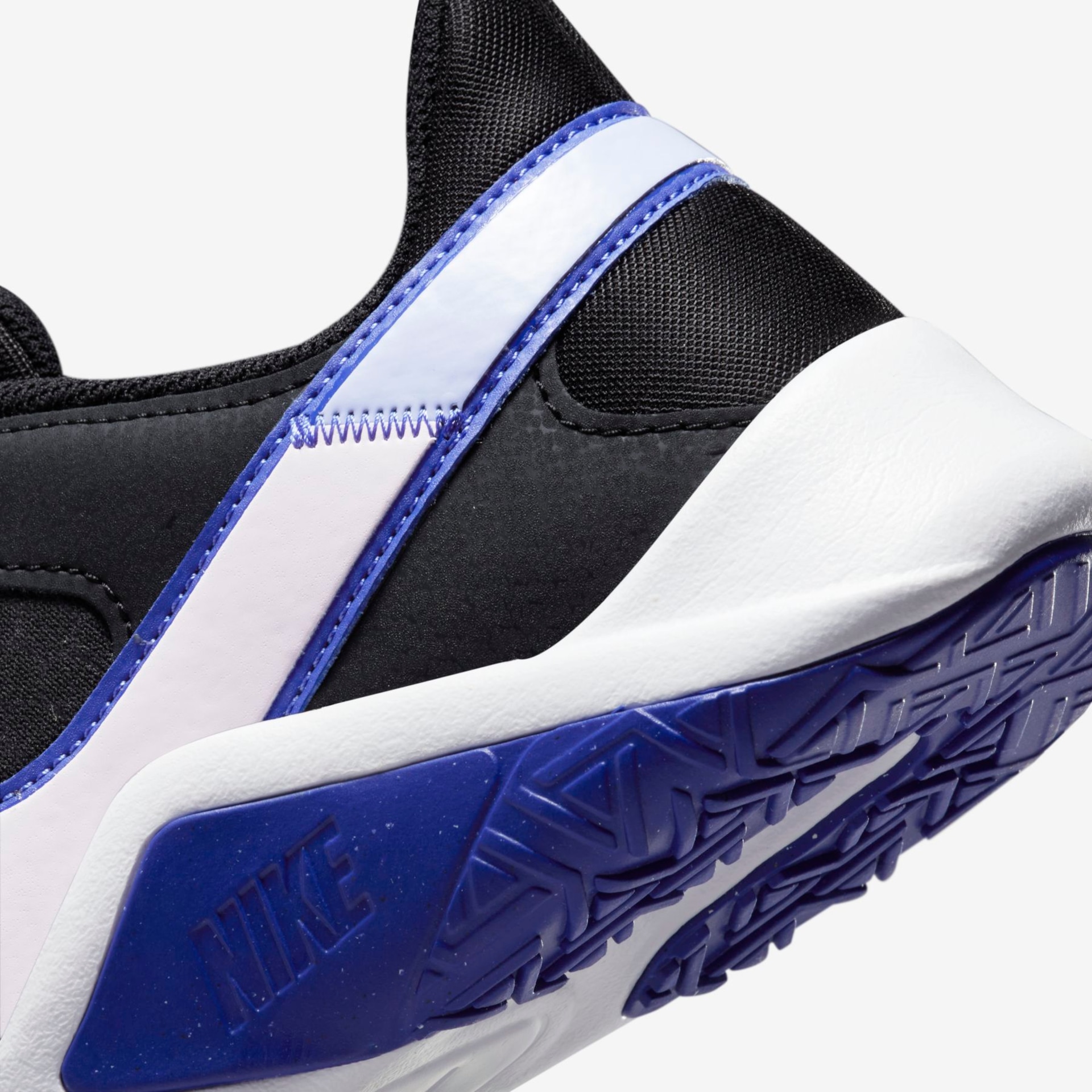 Tênis Nike Legend Essential 2 Feminino - Foto 8