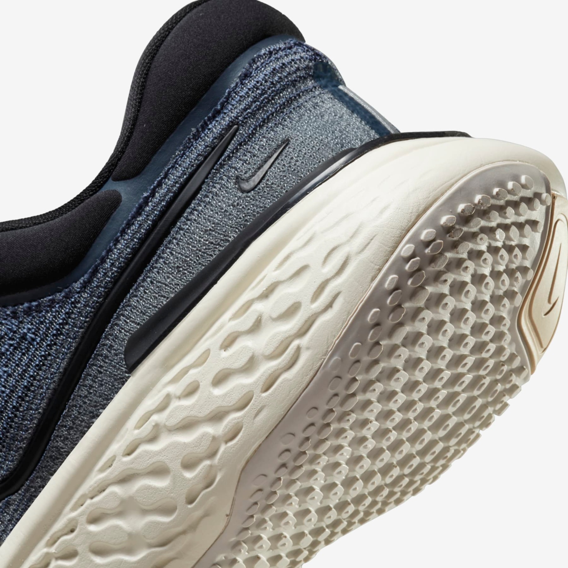 Tênis Nike ZoomX Invincible Run Flyknit Masculino - Foto 8
