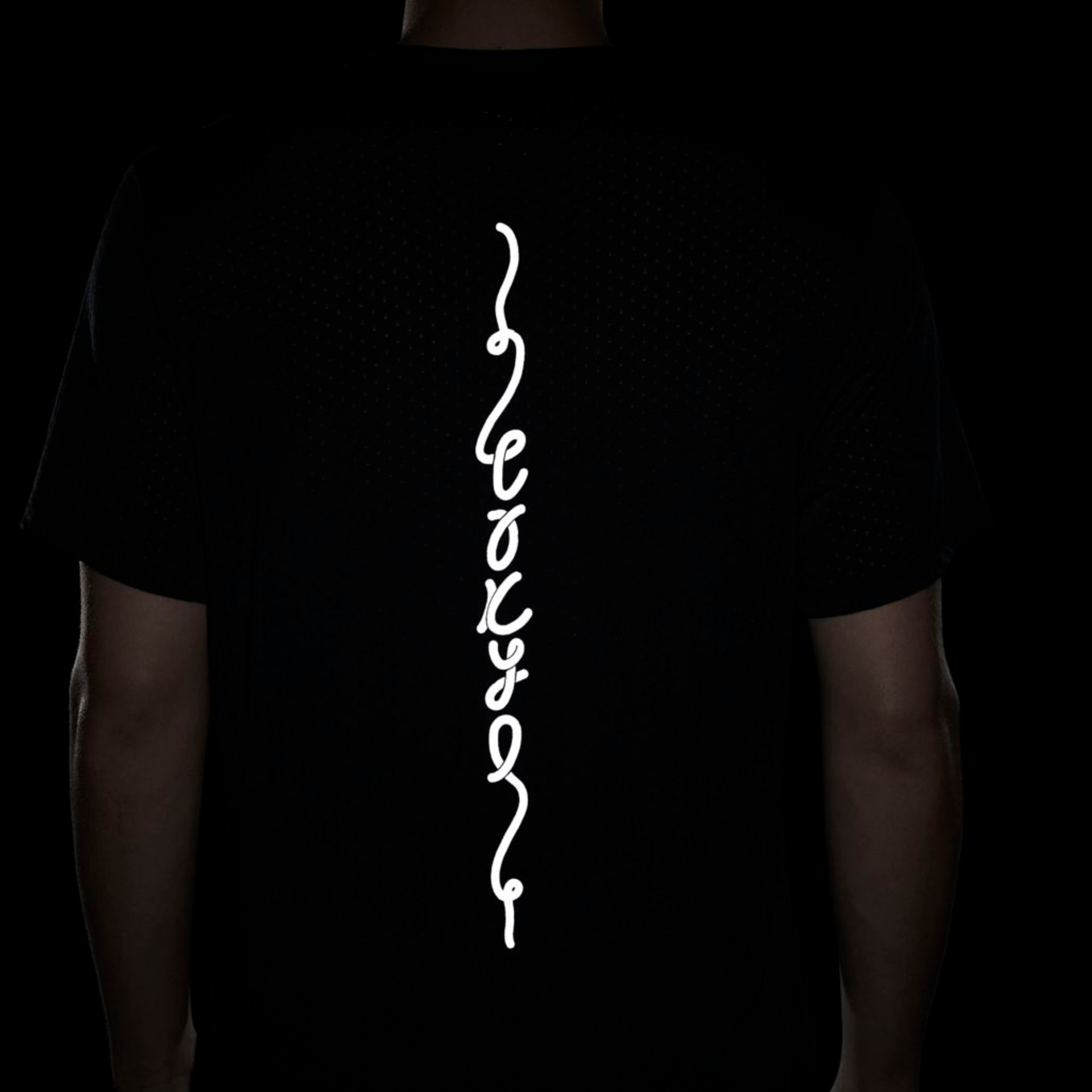 Camiseta Nike Rise 365 Tokyo Masculina - Foto 8