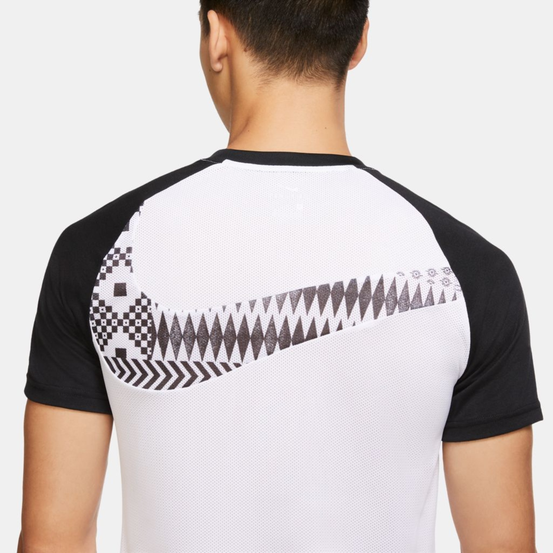 Camiseta Nike Dri-FIT Academy Masculina - Foto 4