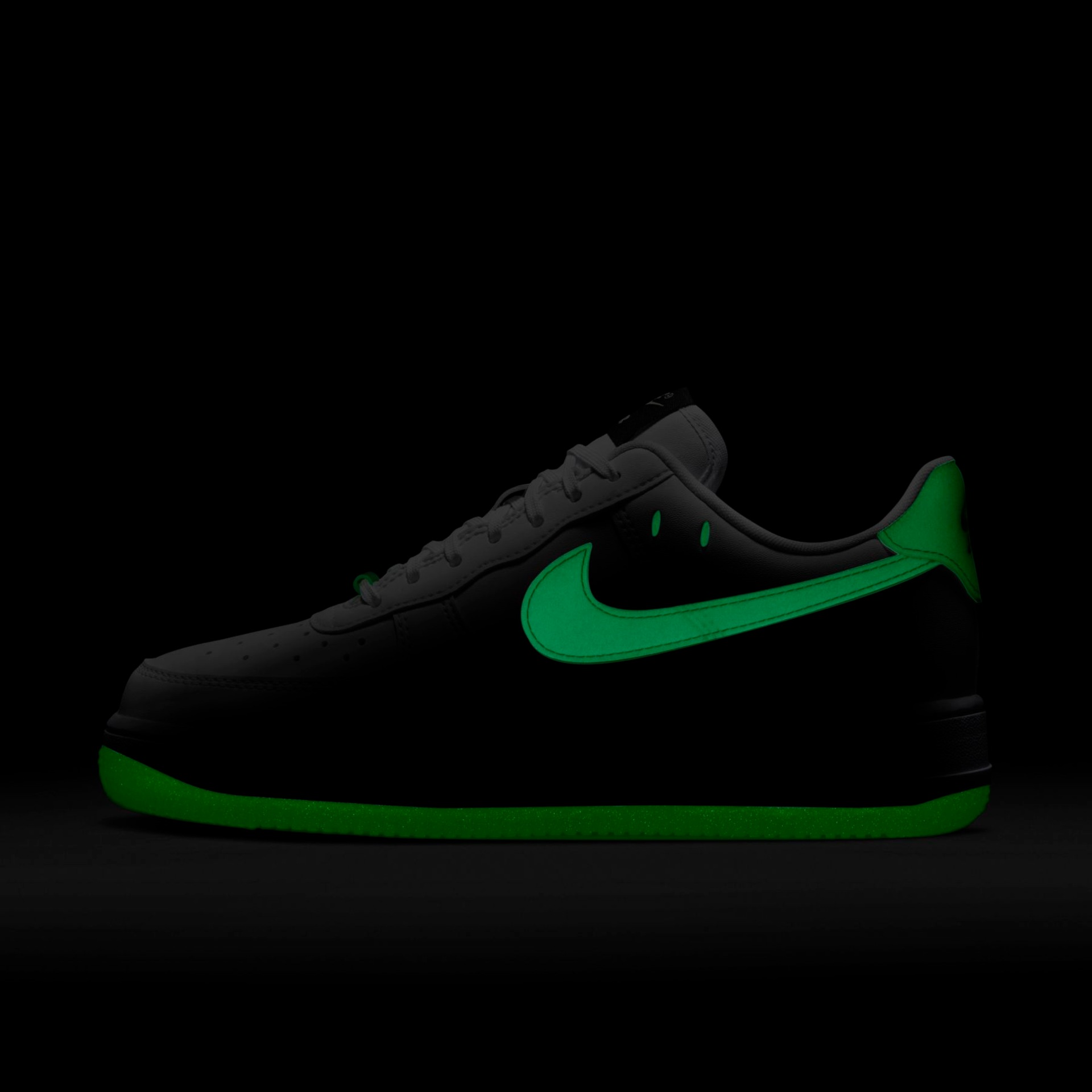 Tênis Nike Air Force 1 '07 LX Feminino - Foto 11