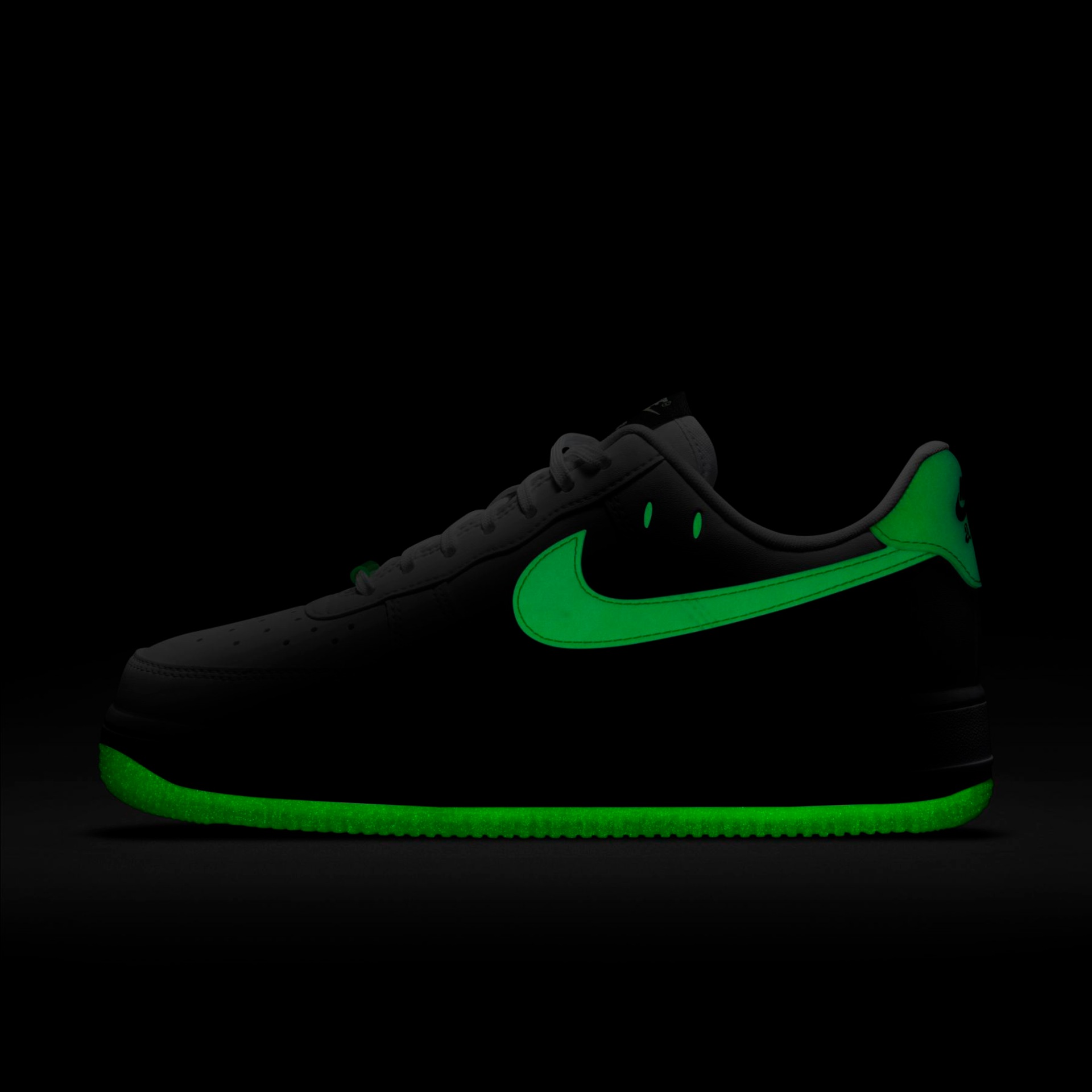 Tênis Nike Air Force 1 '07 LX Feminino - Foto 10