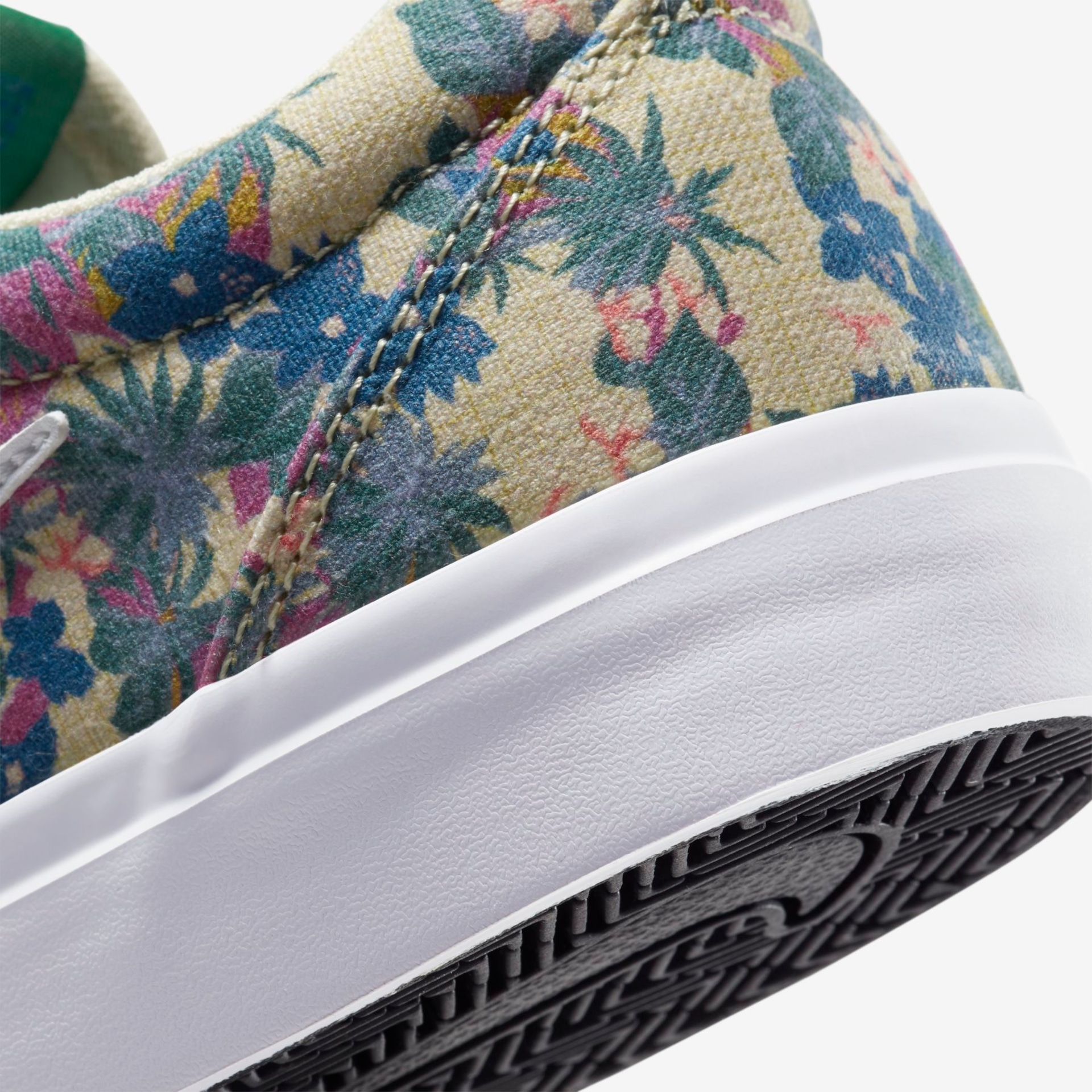 Tênis Nike SB Charge Canvas Premium Feminino - Foto 8